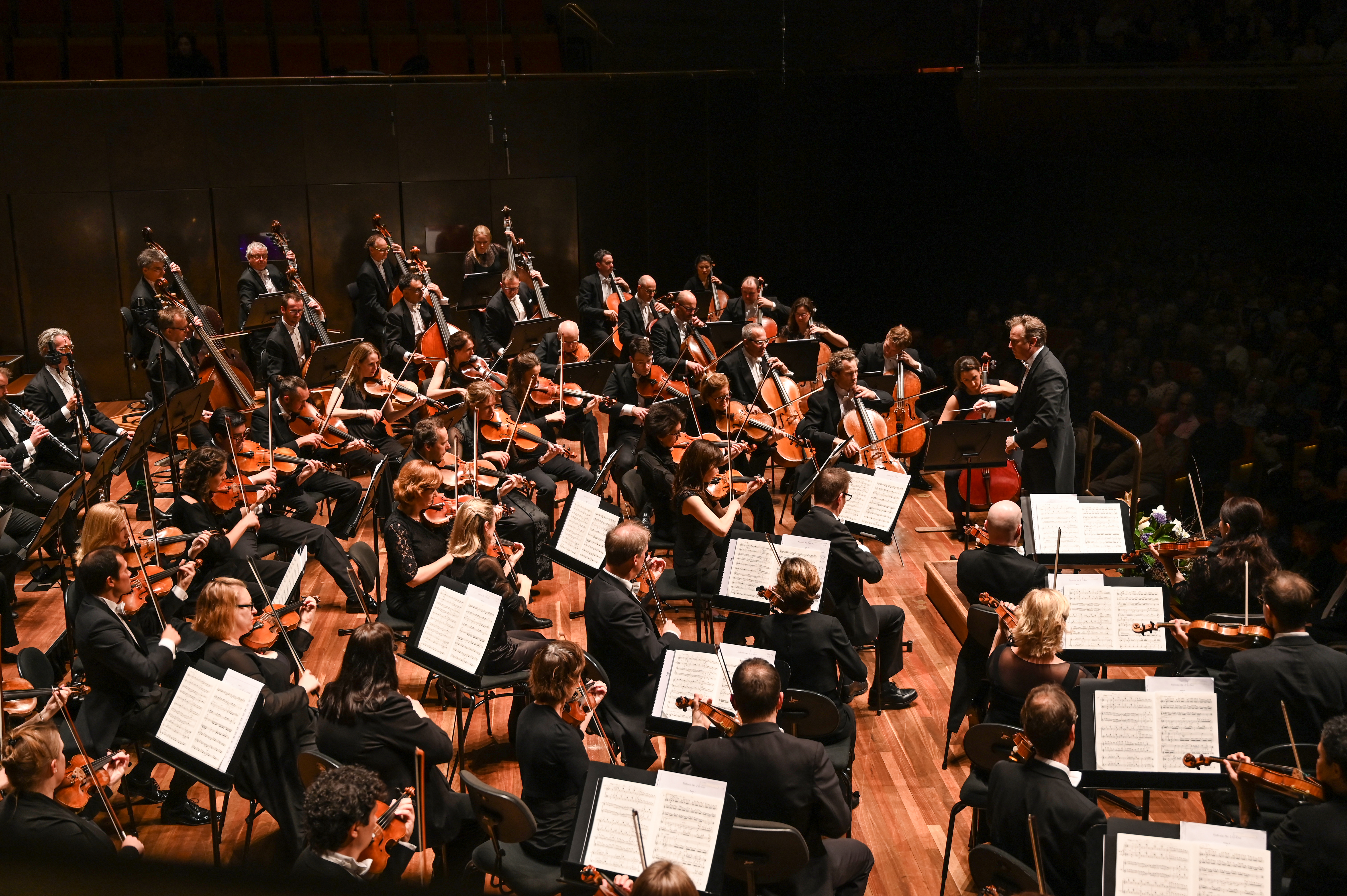 Alexander Briger and the Australian World Orchestra