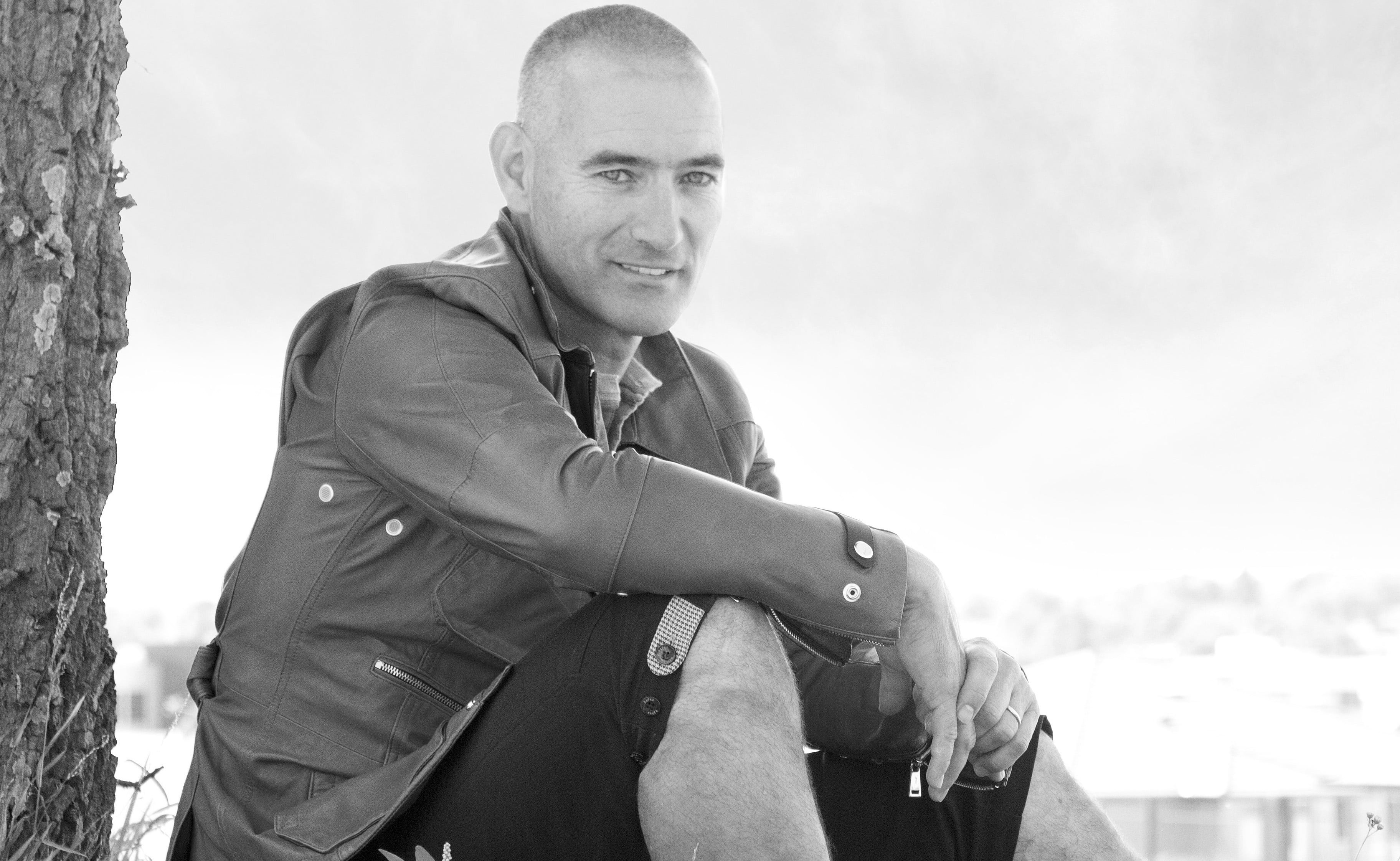 Blue Wiggle Anthony Field's balancing act
