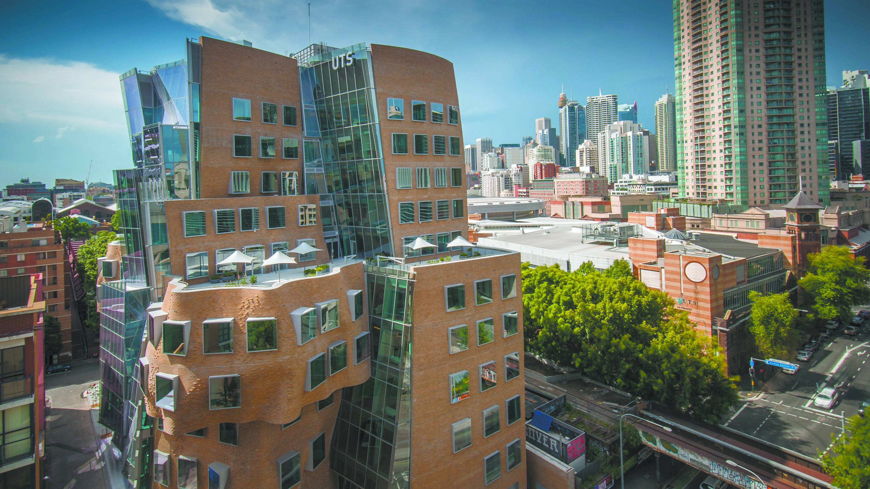 Gehry Partners bends UTS building out of shape
