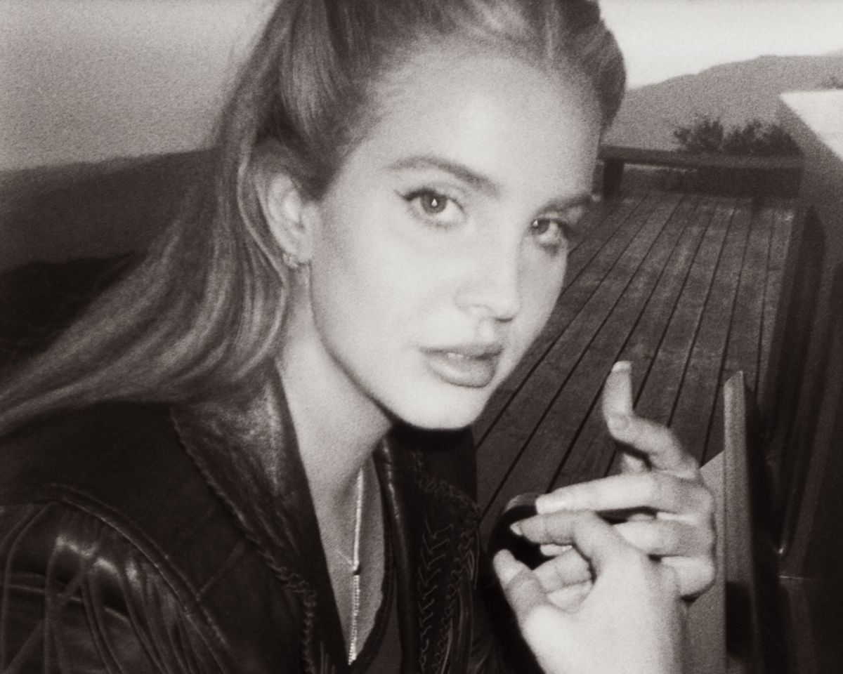 Lana Del Rey’s Chemtrails over the Country Club