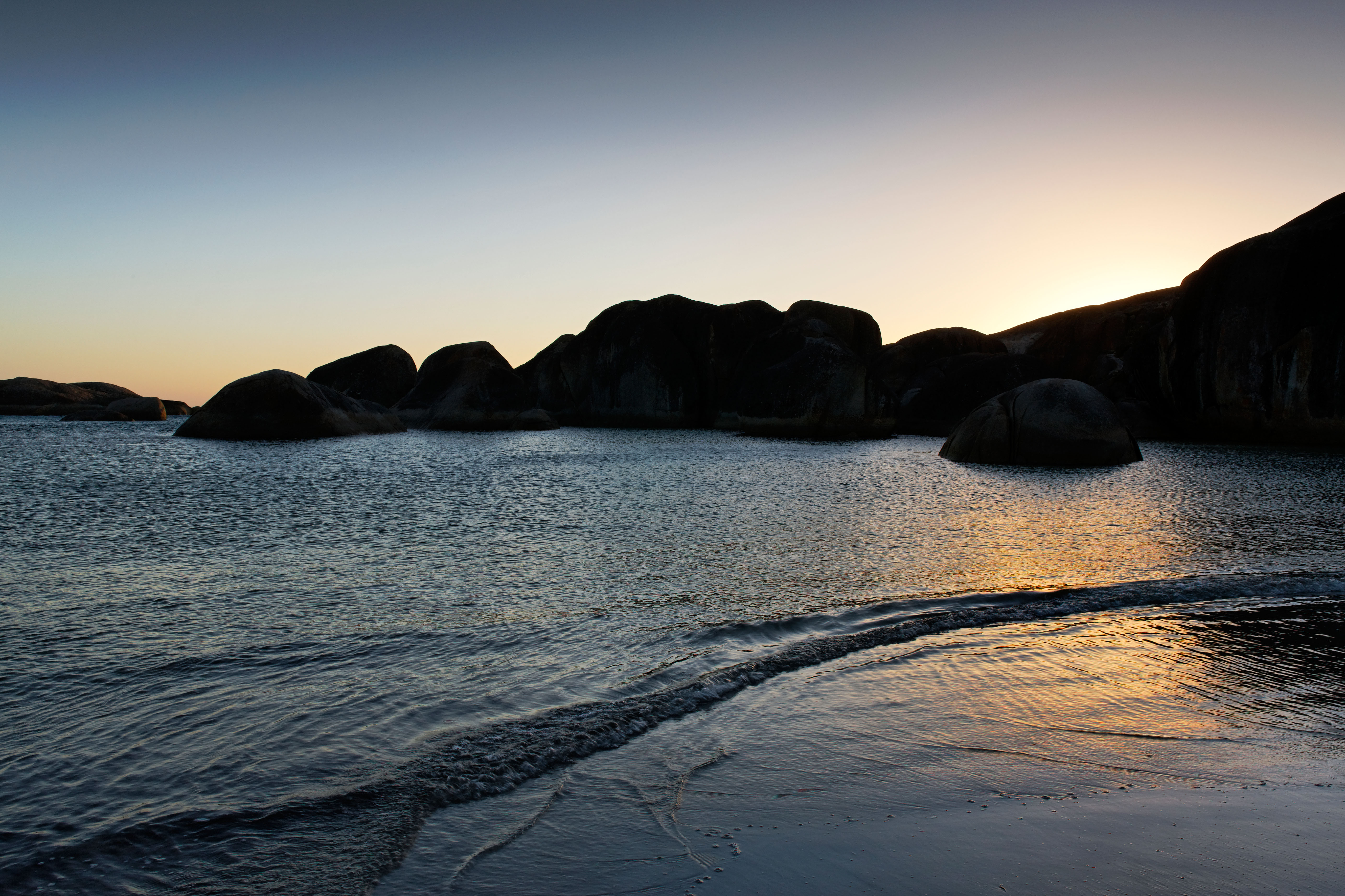 Coved-shaped waves (Part one)
