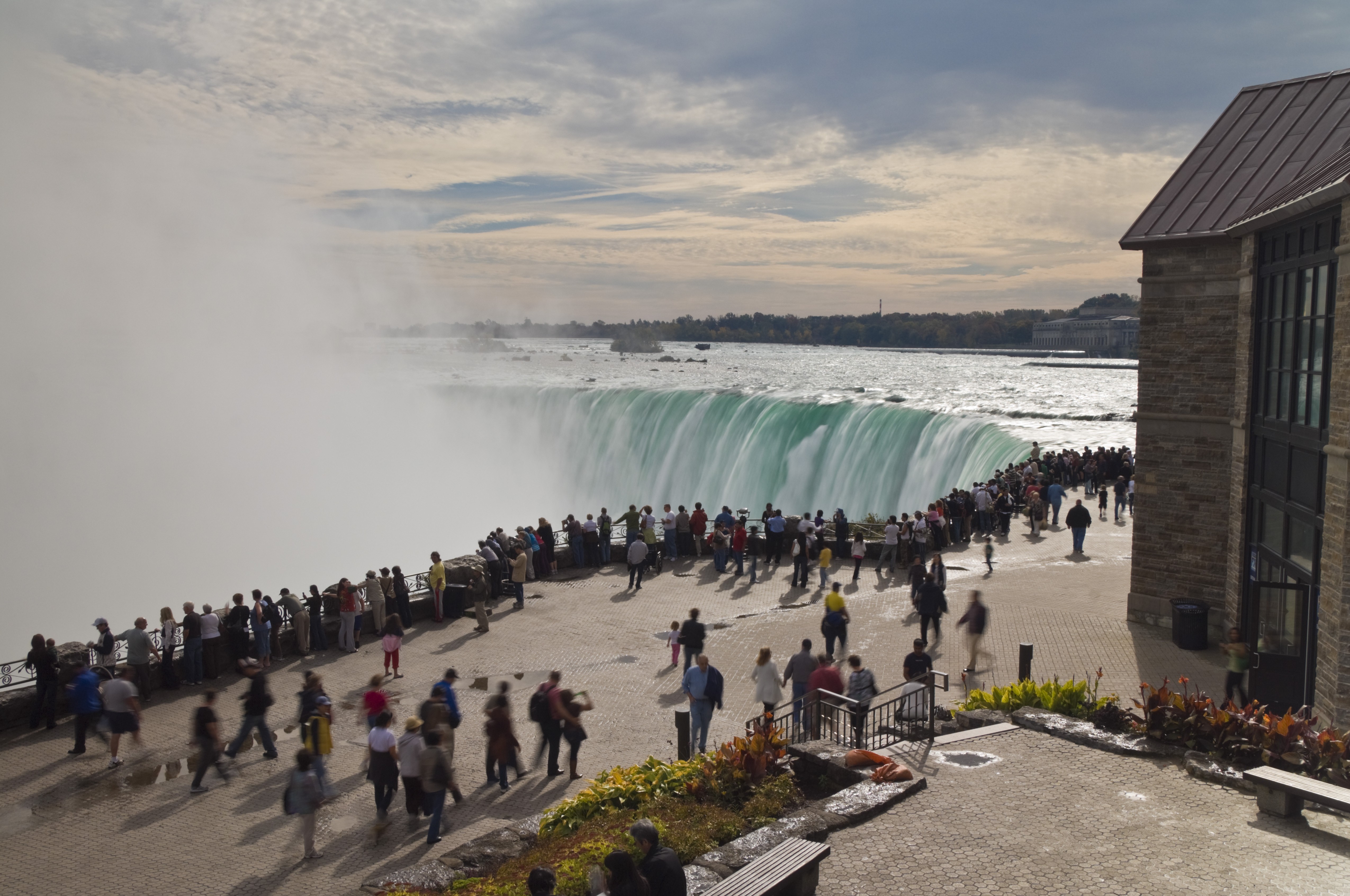 Life and death at Niagara Falls