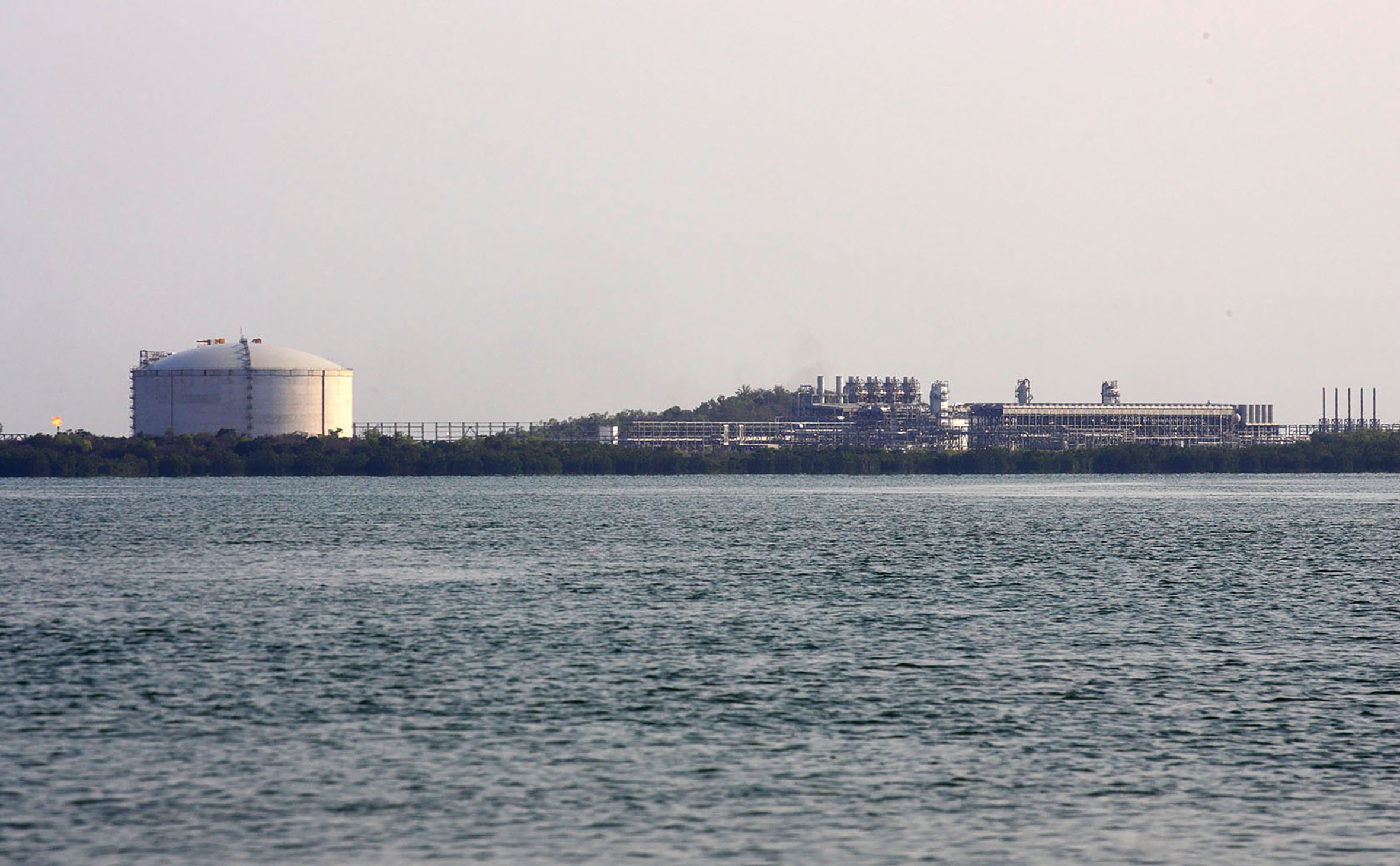 Secrecy over leaking gas tank sinks Santos deal