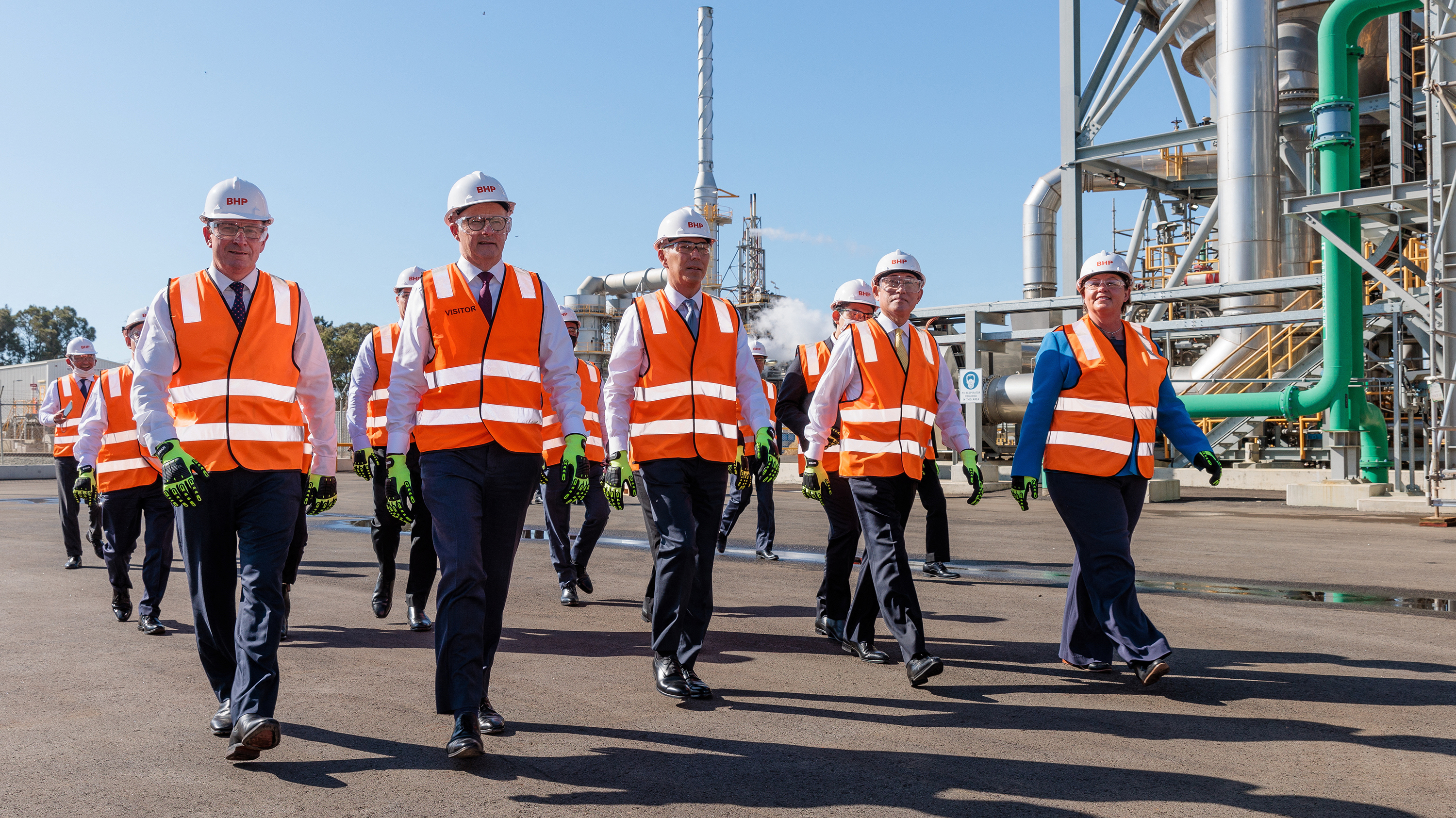 Who sets Australia’s fossil fuels policy?