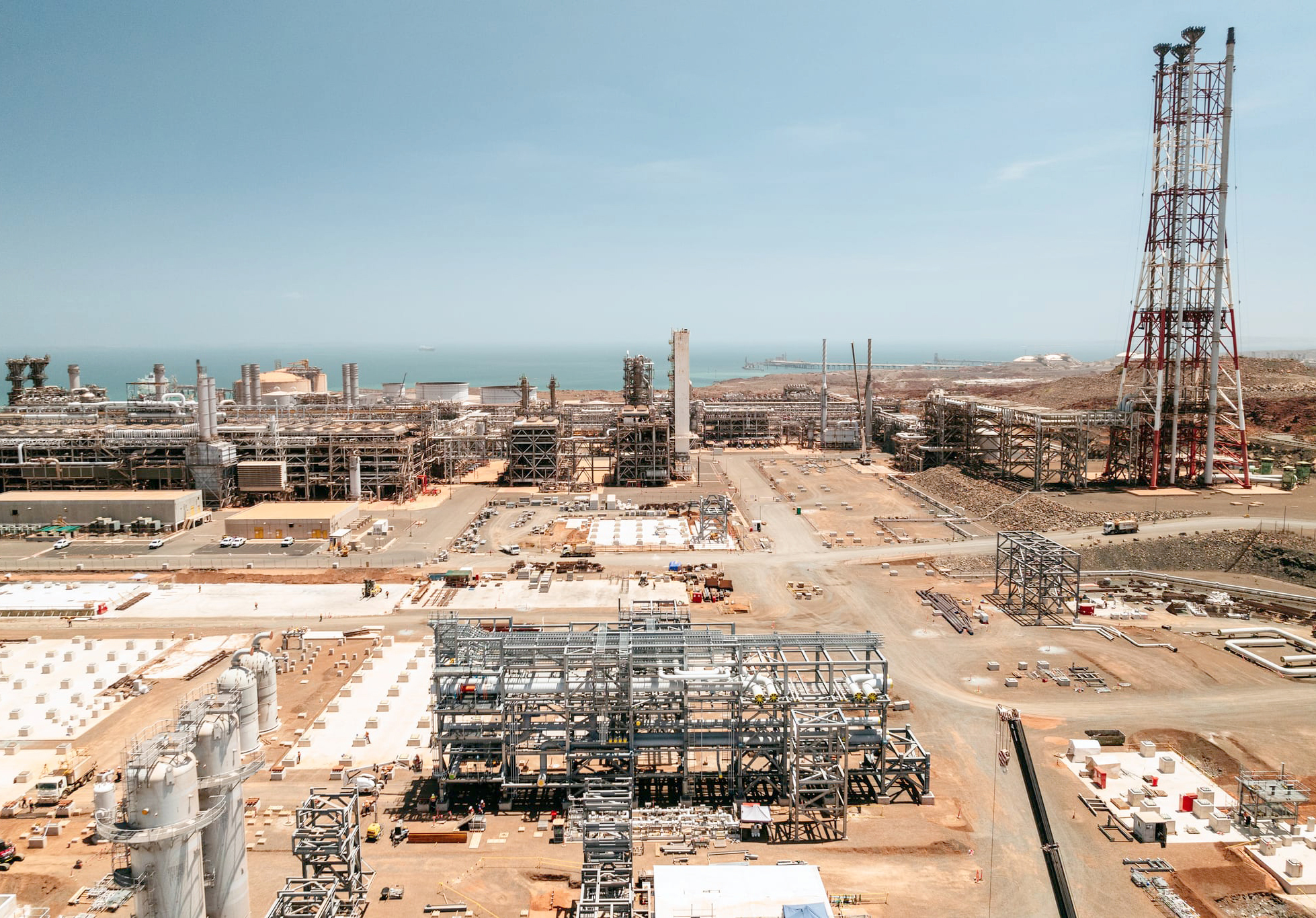 Exclusive: BoM staff redirected to work for fossil fuel companies