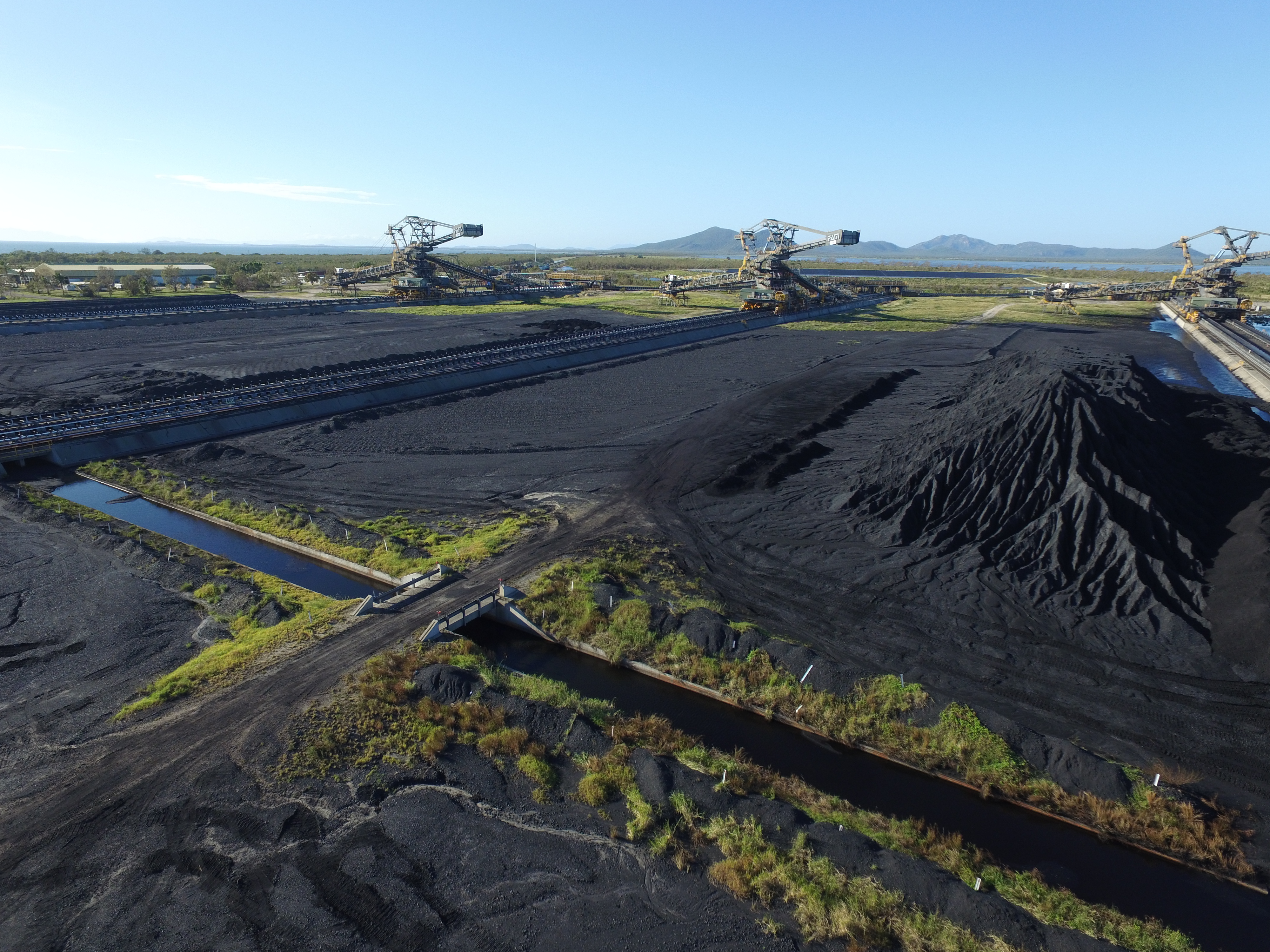 Could Adani drop its Qld mine and head to NSW?