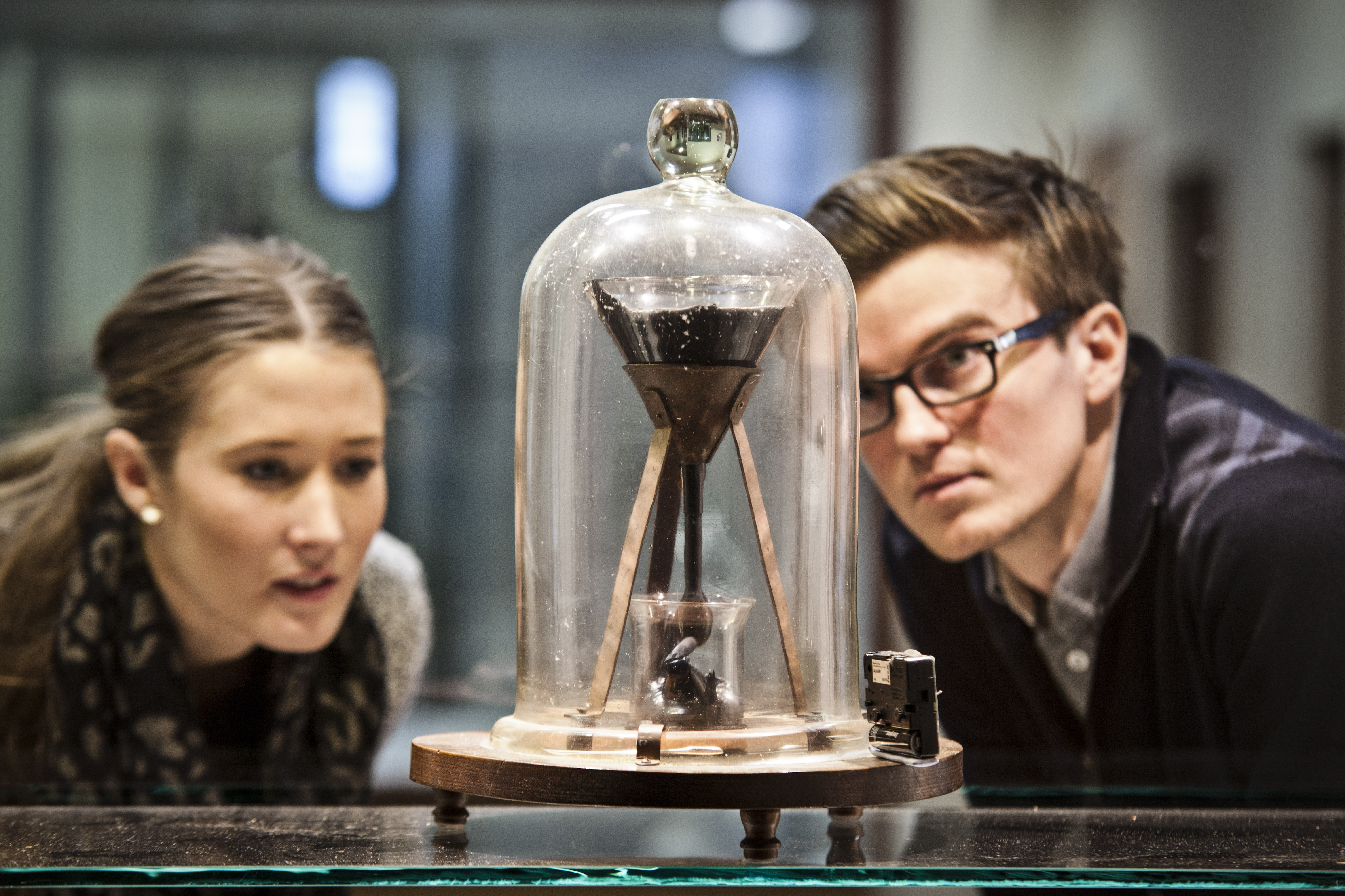 All eyes on Pitch Drop Experiment