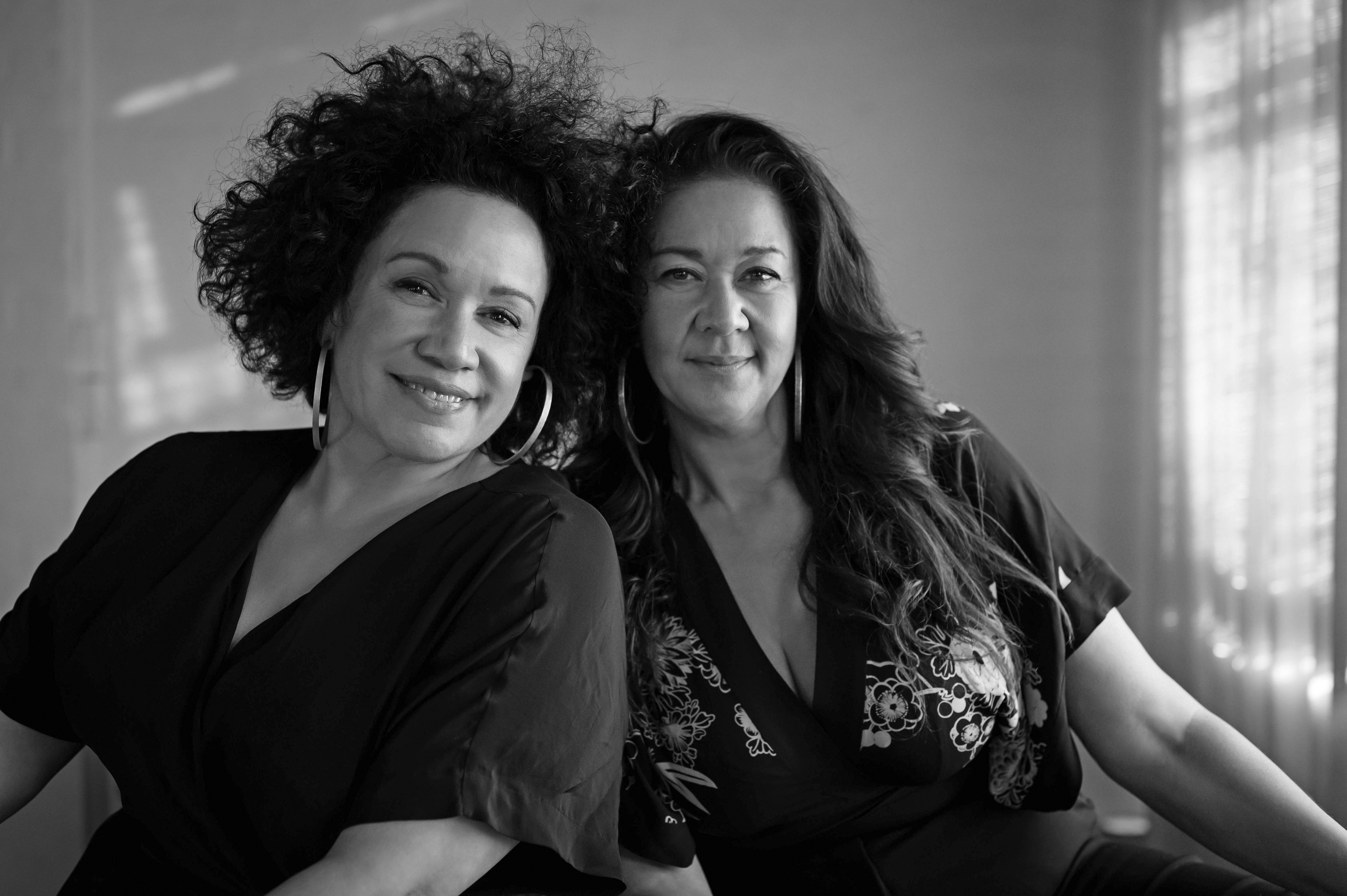 Singers Vika and Linda Bull