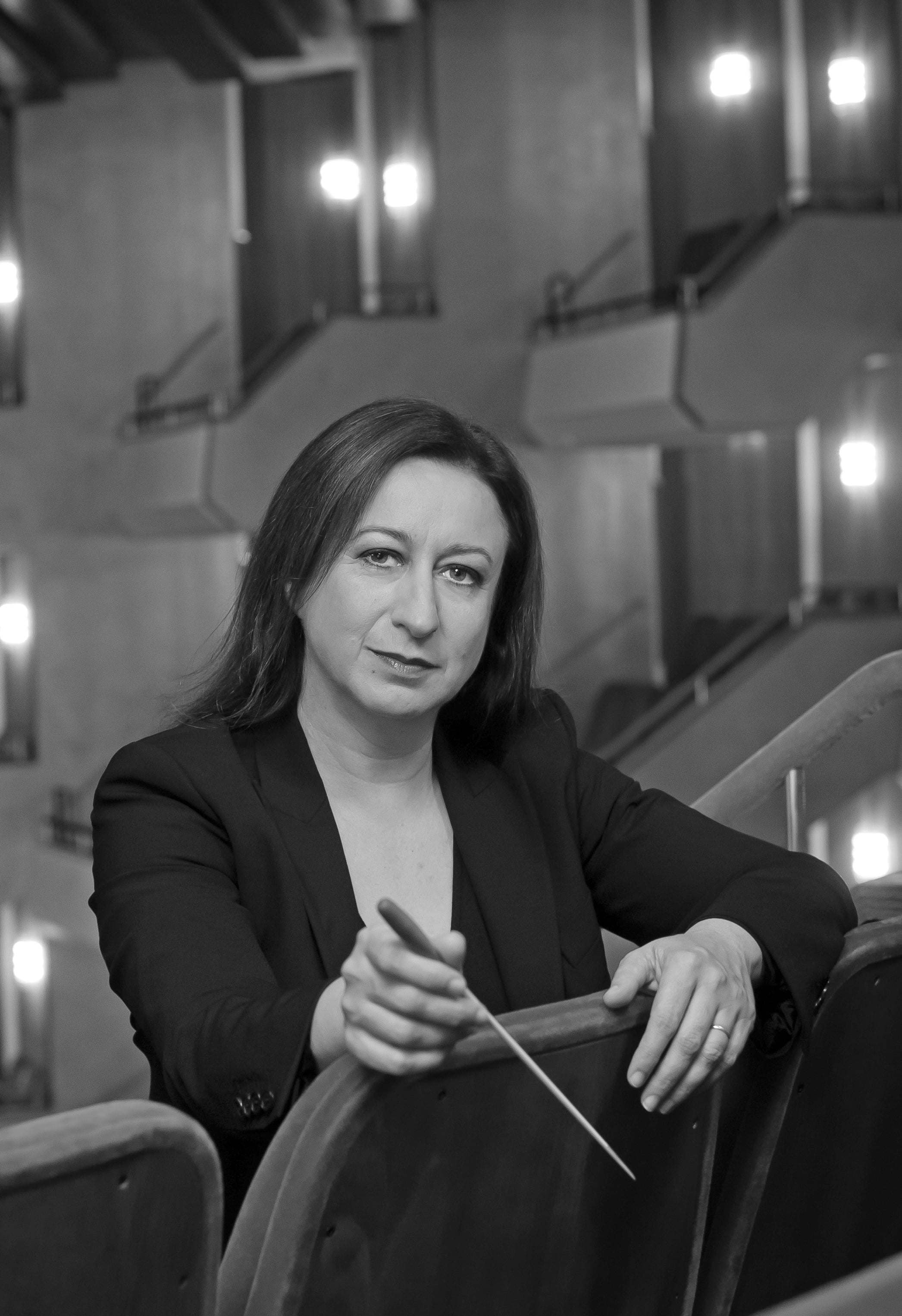 Conductor Simone Young