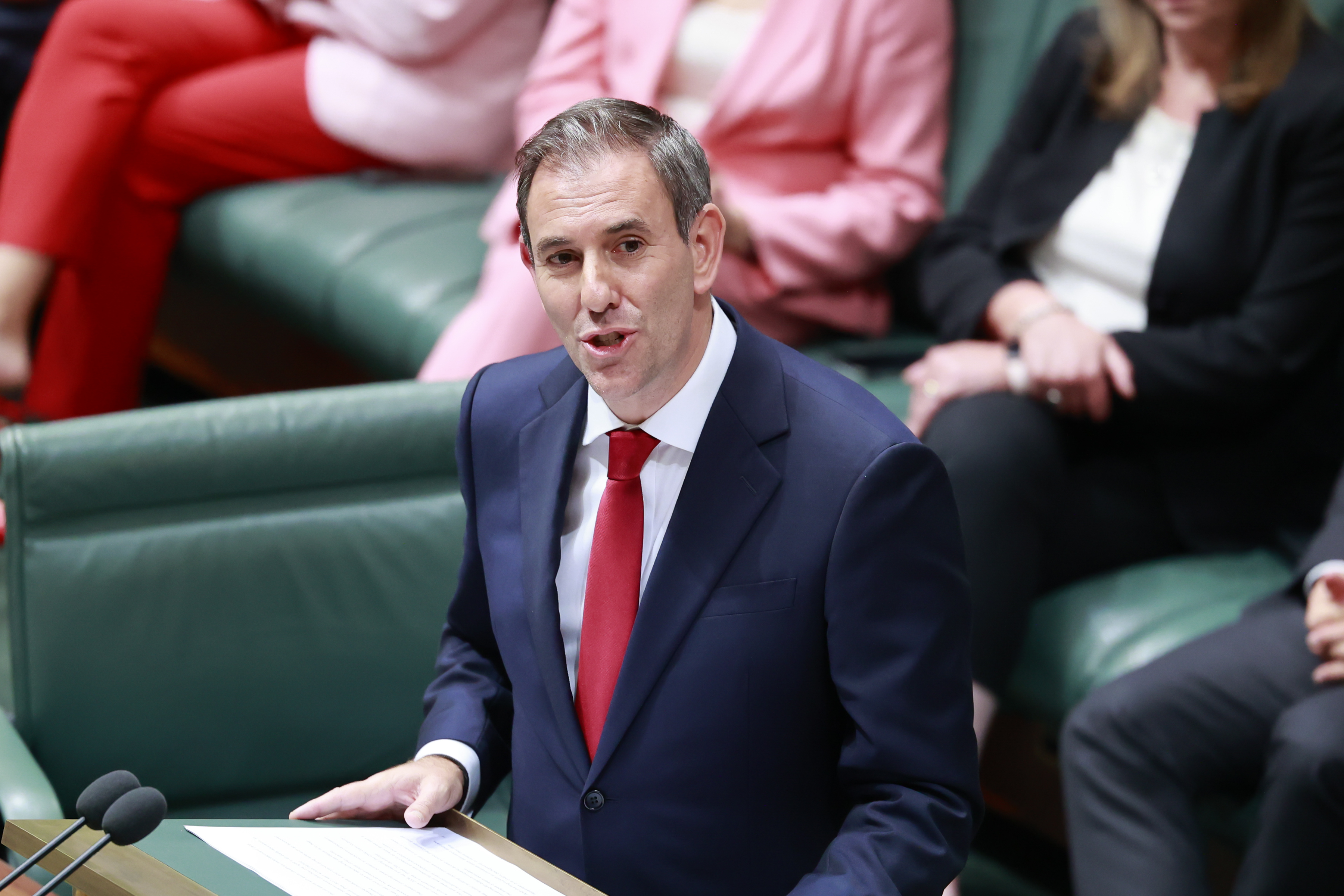 Labor hitches election hopes to economic management