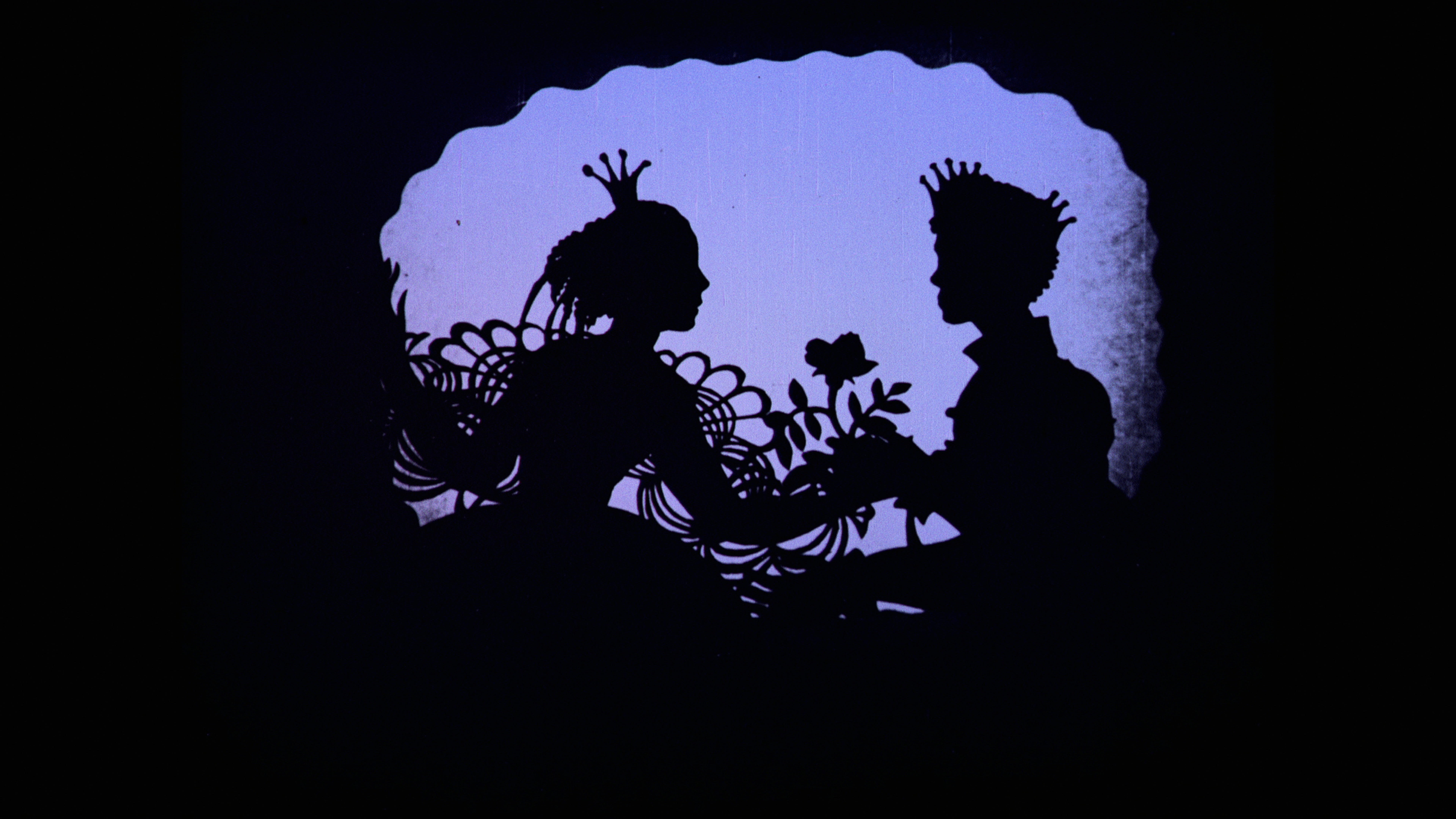 Silhouette of a princess and a prince.