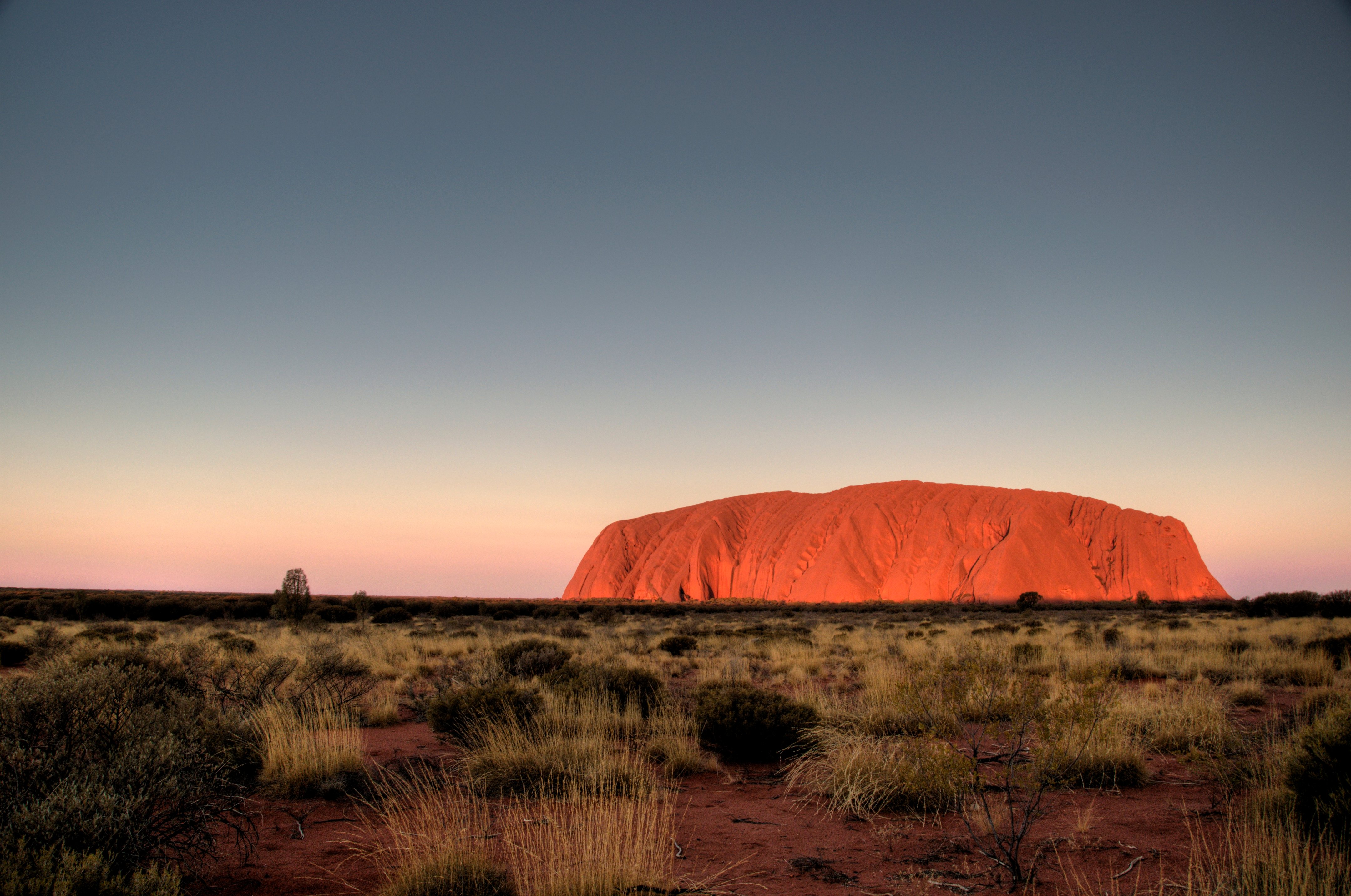 Fresh calls for inquiry into Ayers Rock Resort purchase