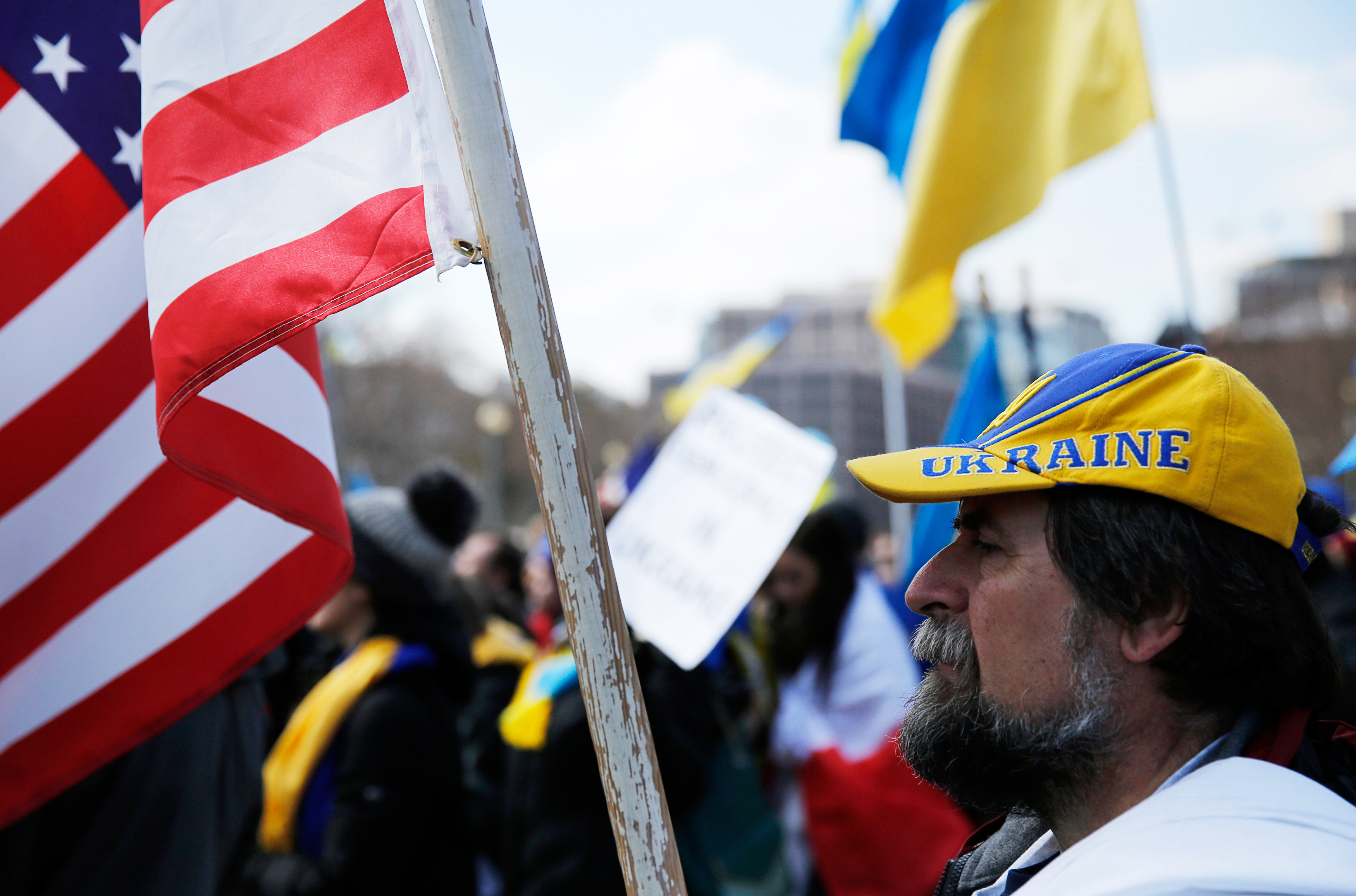 US protesters urge Obama to act on Ukraine