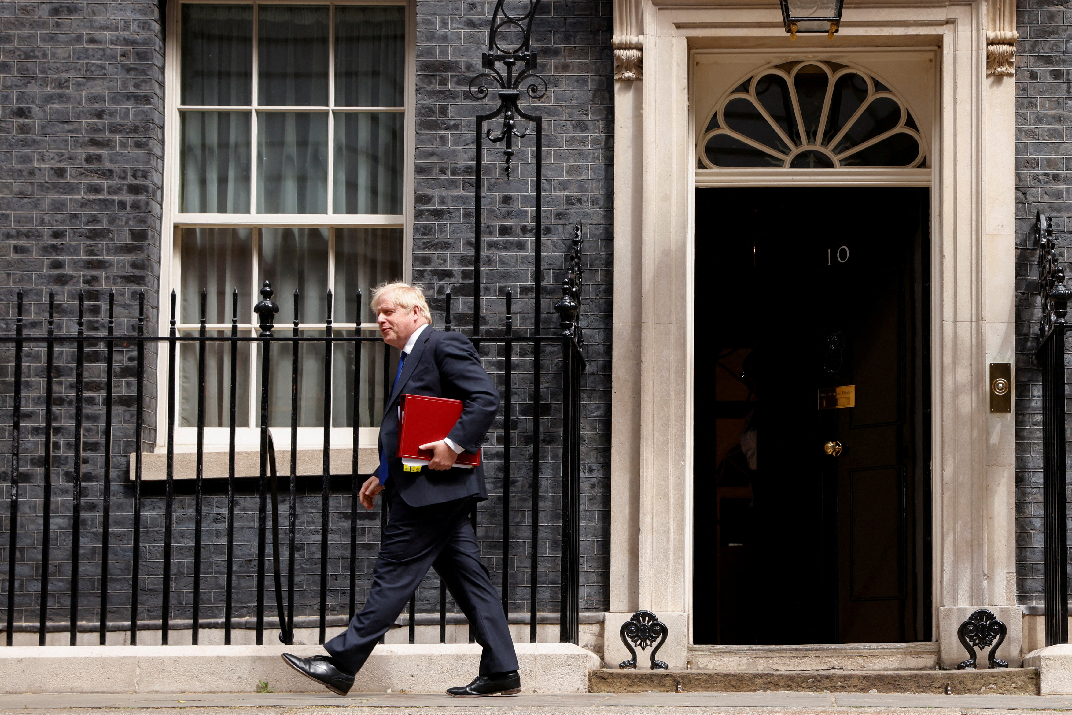Johnson toppled as MPs withdraw support
