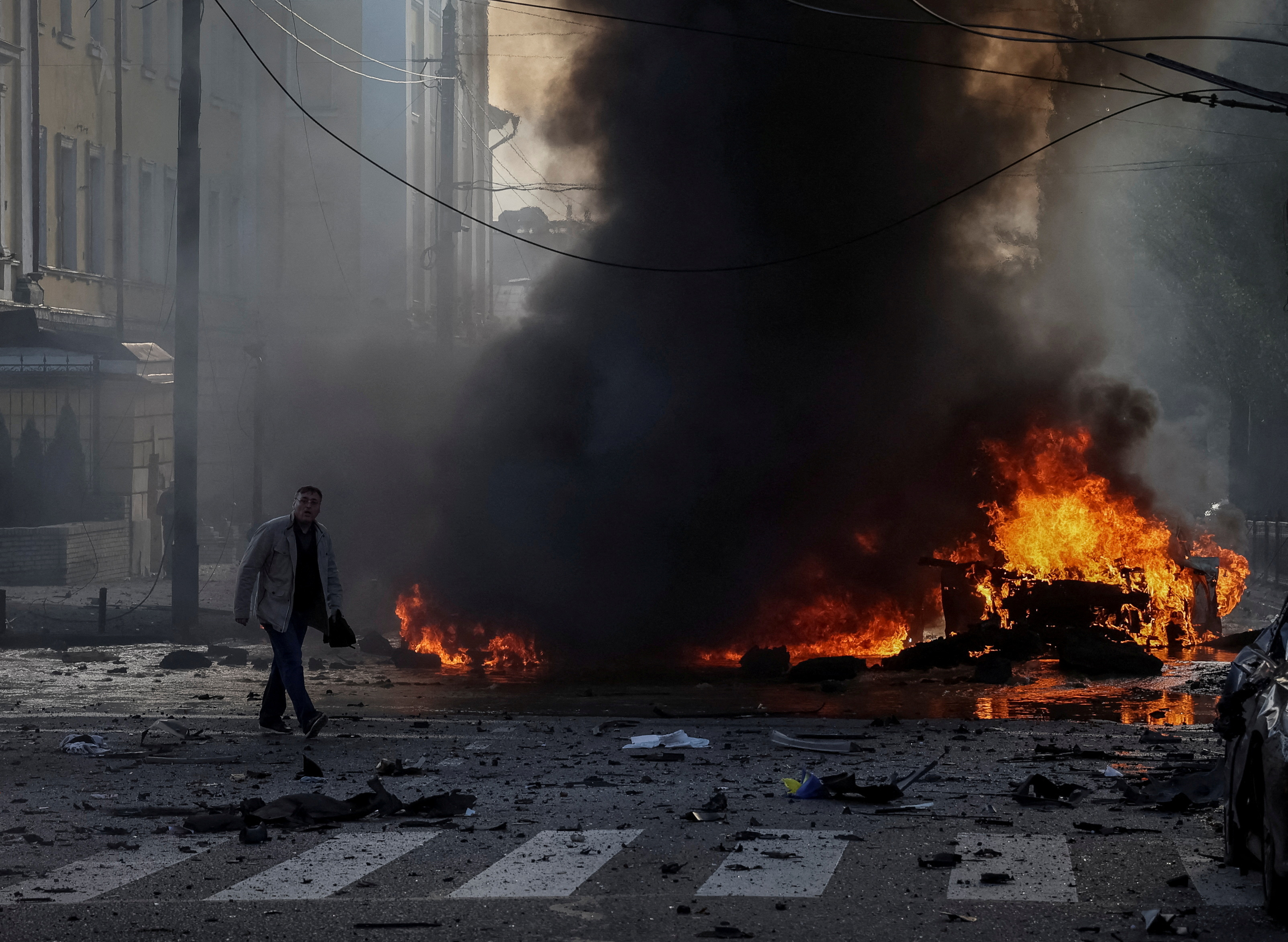 Russia attacks civilian targets in Ukrainian cities