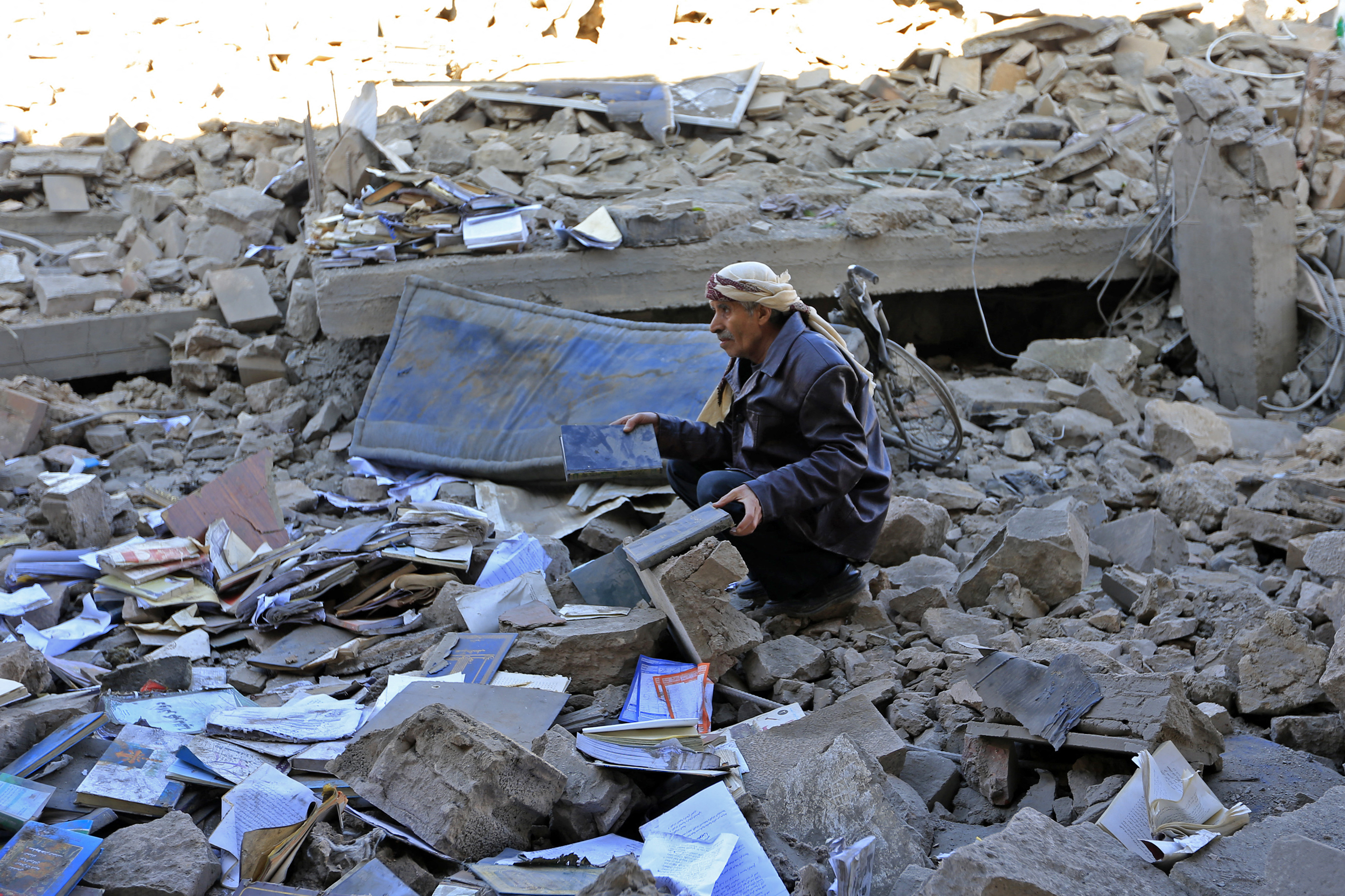 Saudi coalition retaliates after Houthi attacks on Abu Dhabi