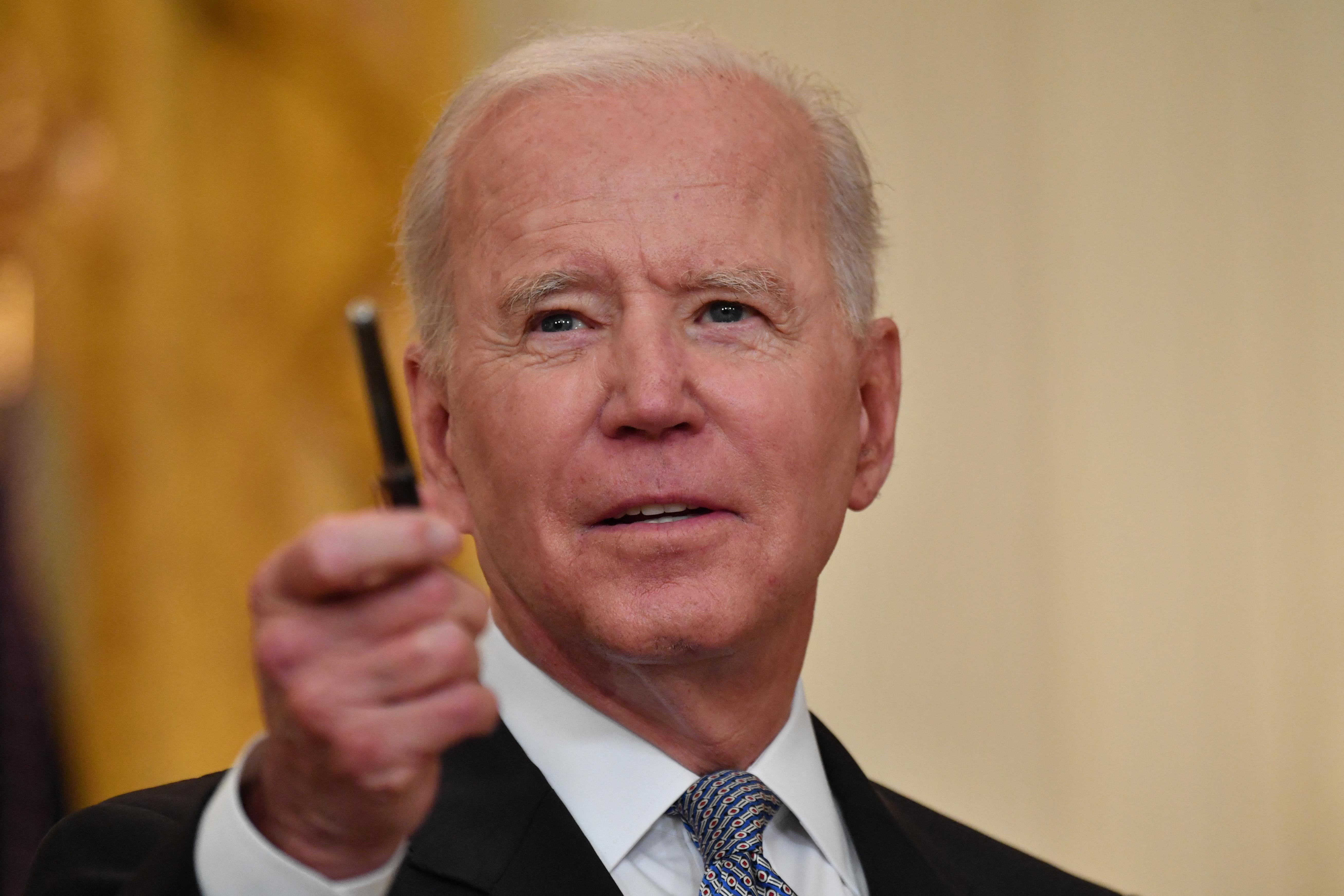 US puts Wuhan lab back under microscope