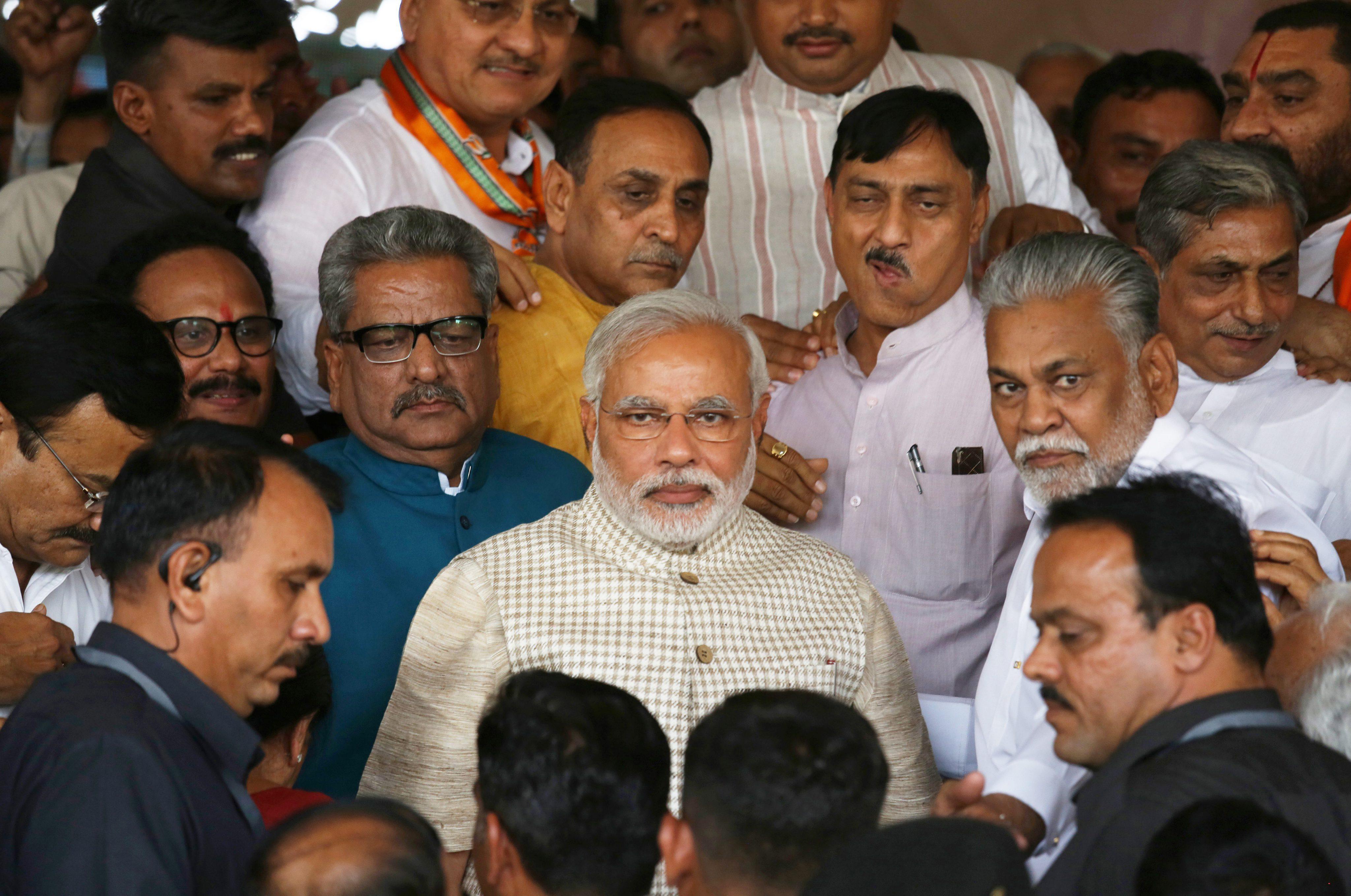 India looks to Modi to restore the economy