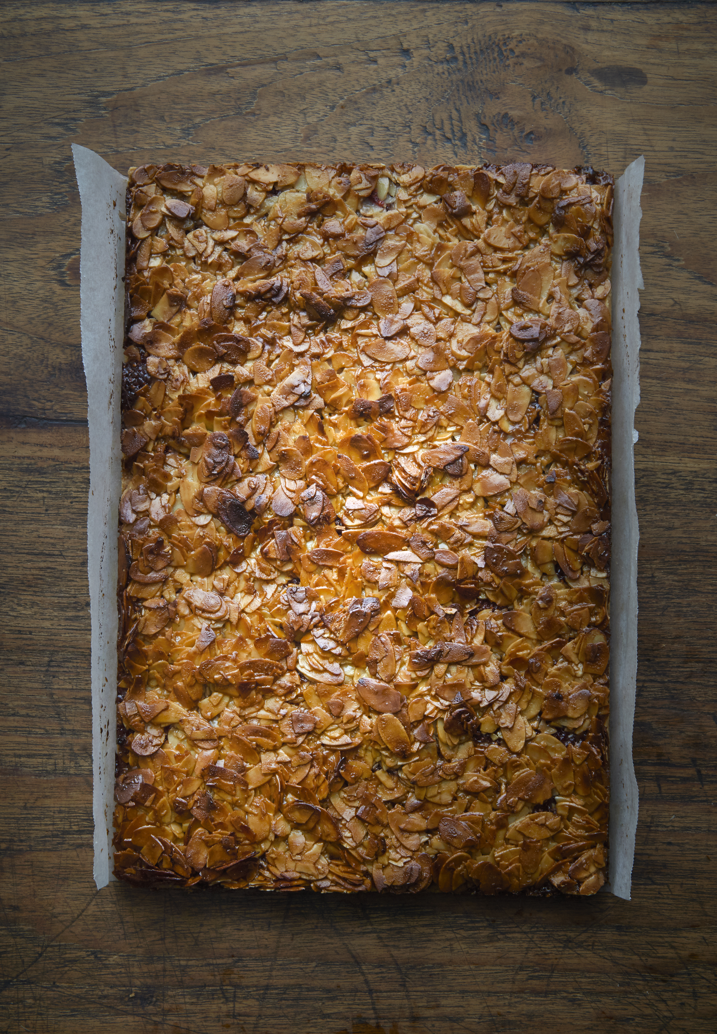 Almond raspberry slice
