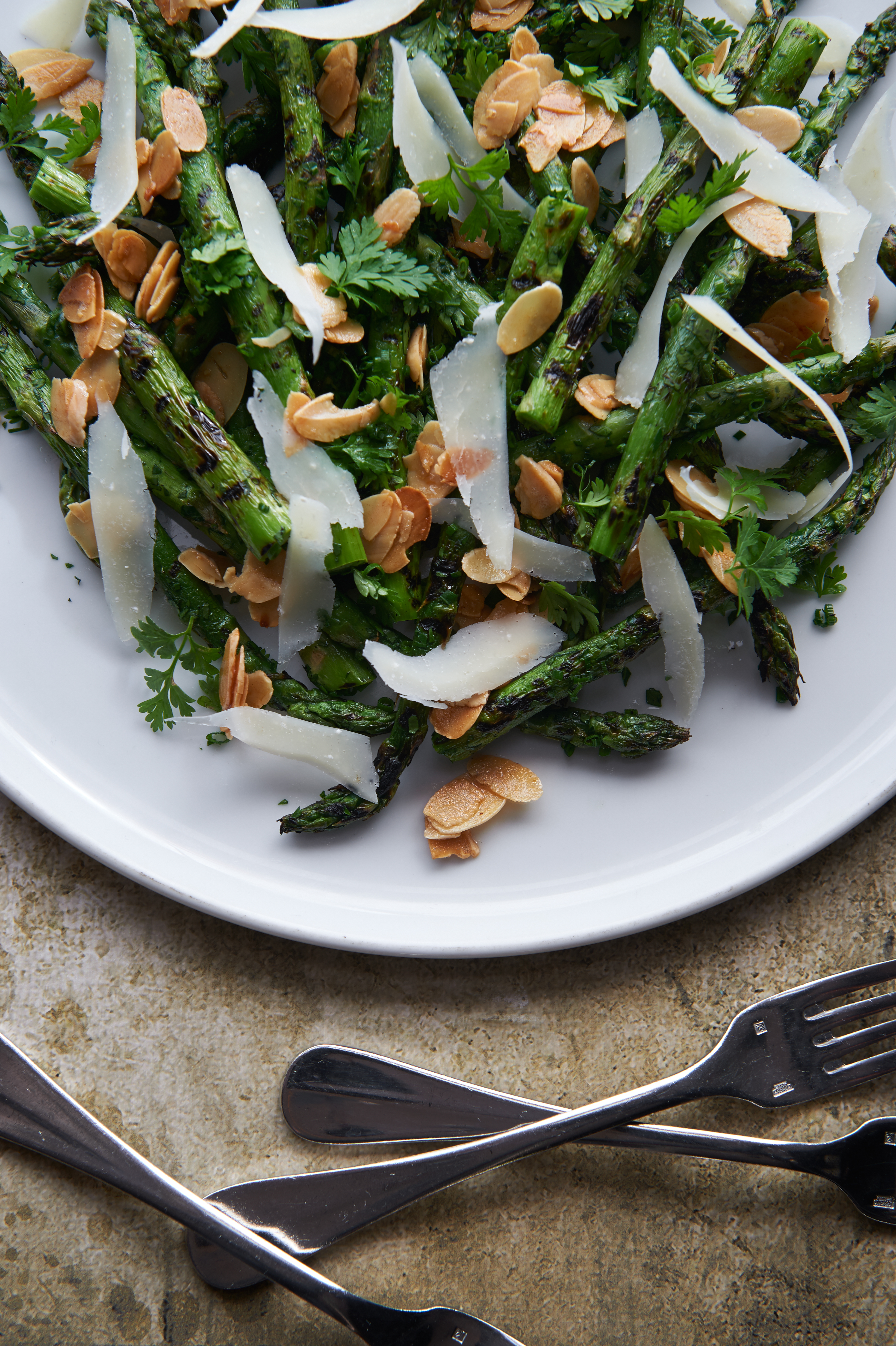 Boiled asparagus with brown butter and almonds
