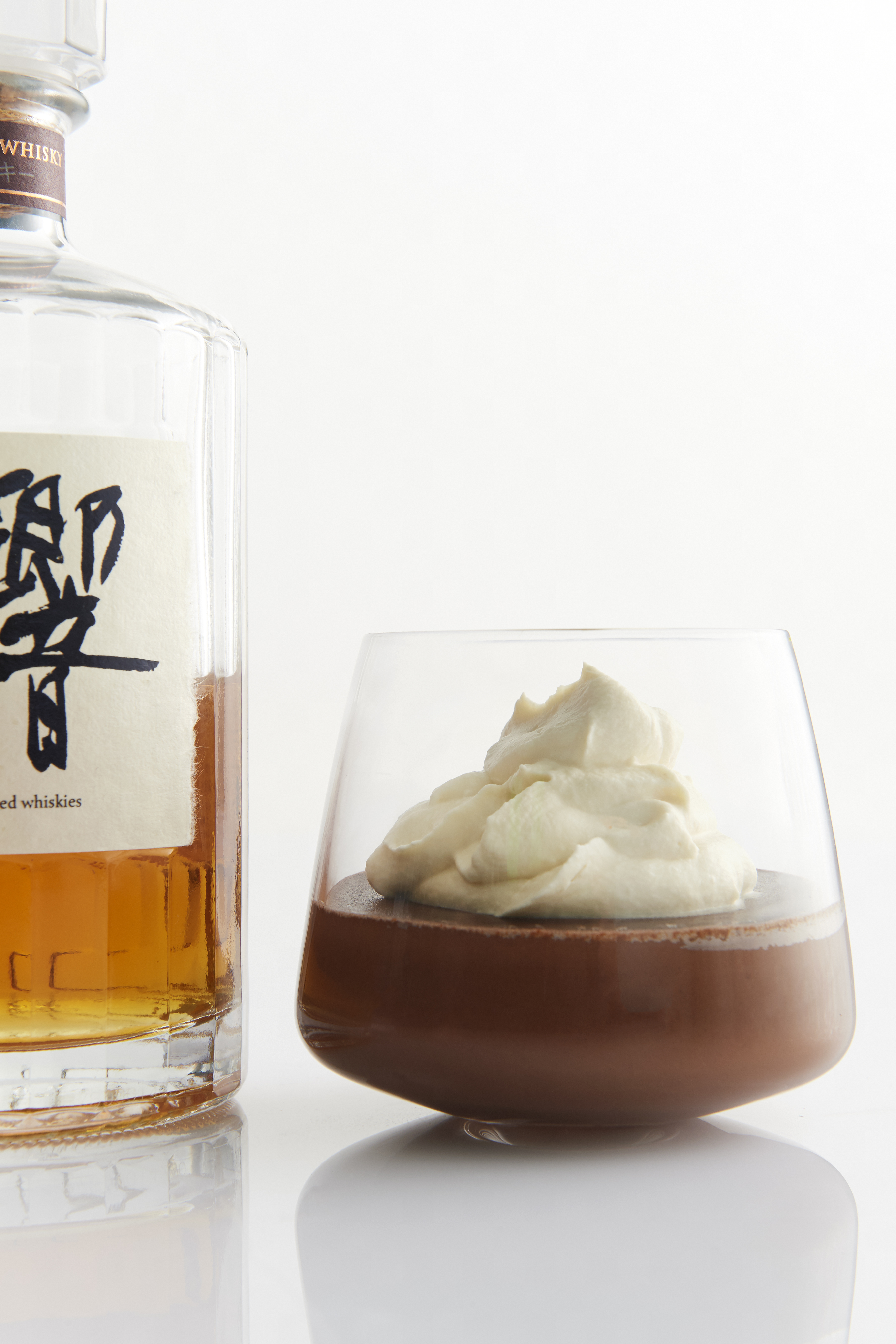 Chocolate pots with whisky cream 