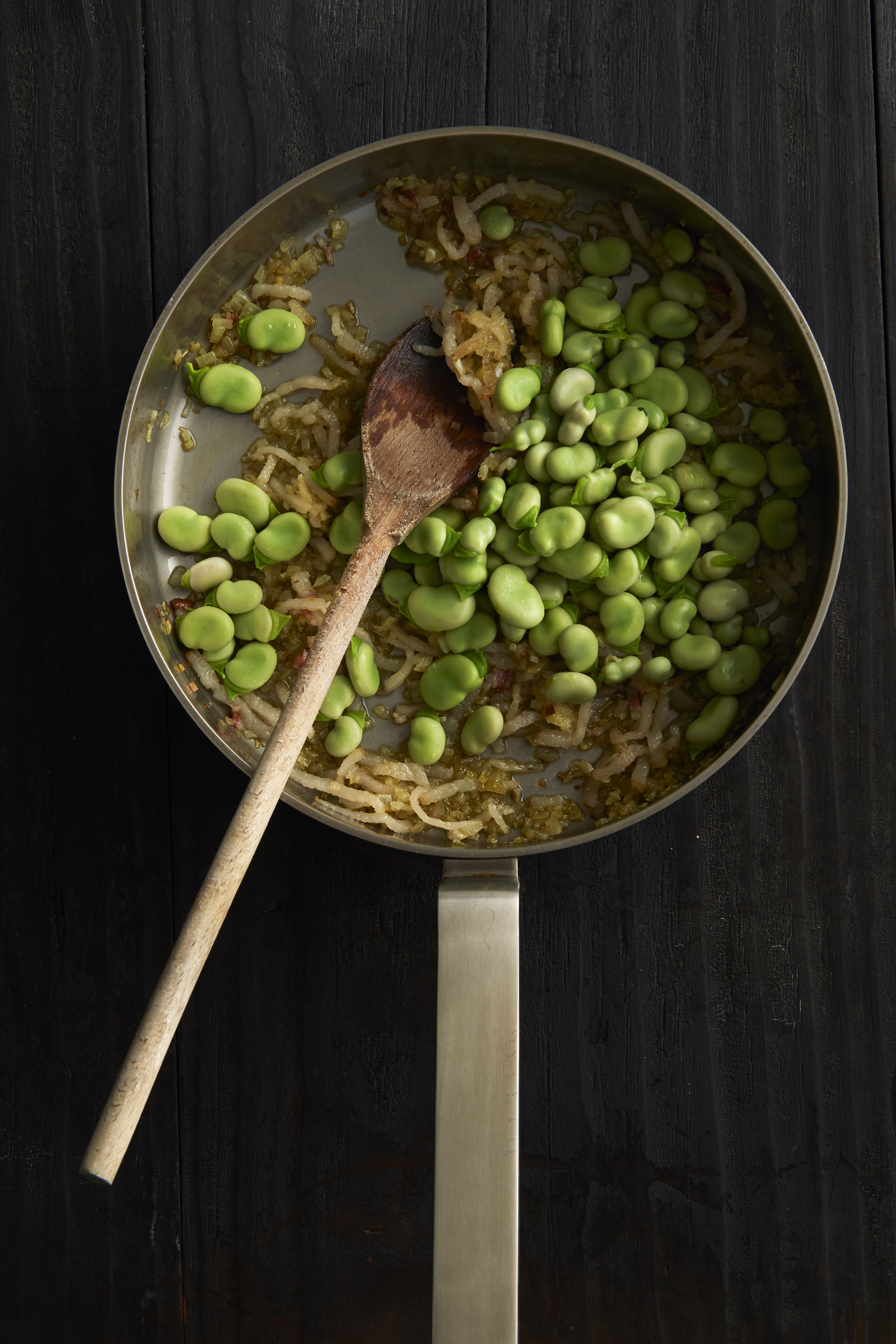 Catalan-style braised broad beans with smoked lardo