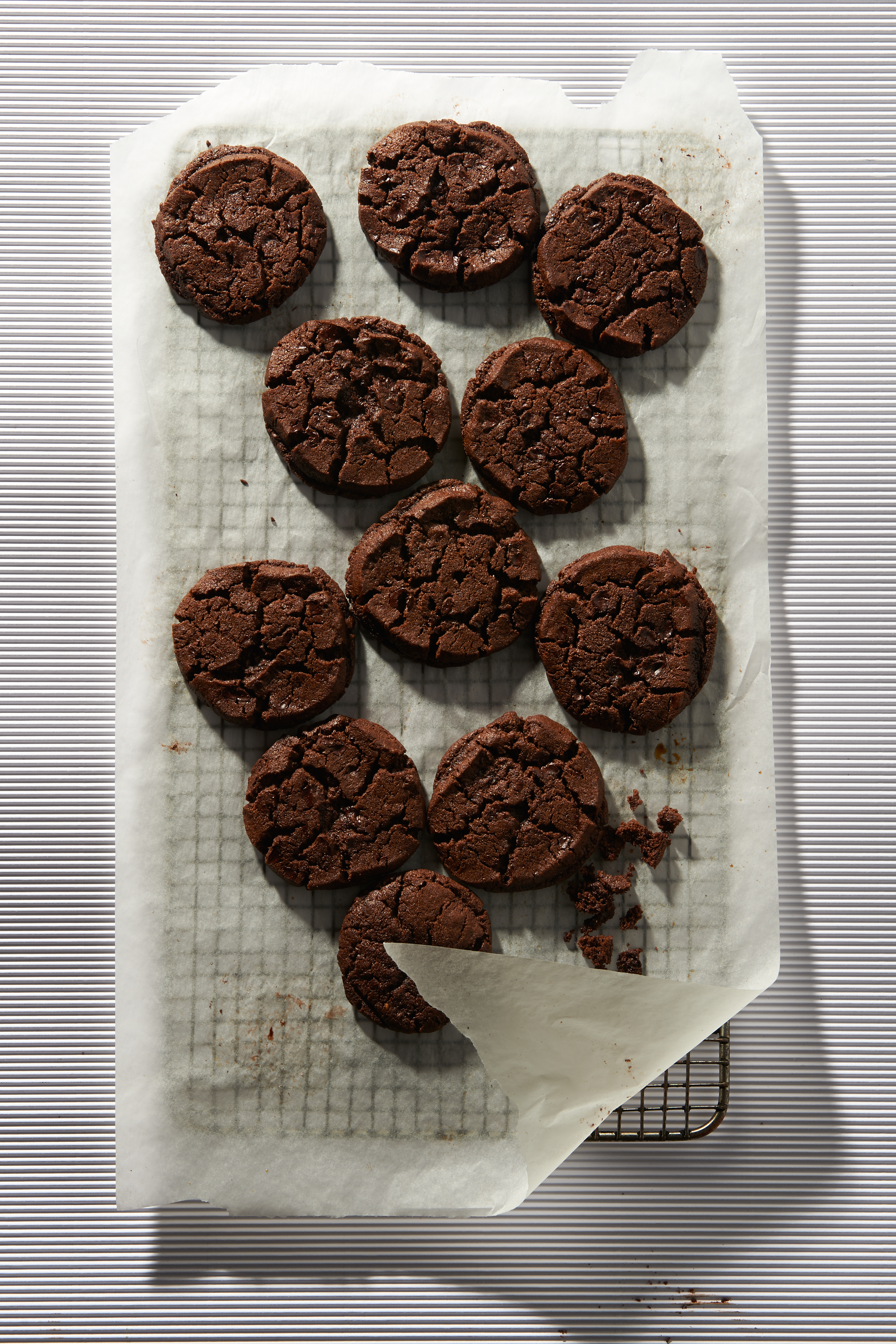 Chocolate and sea salt biscuits with raspberry jelly