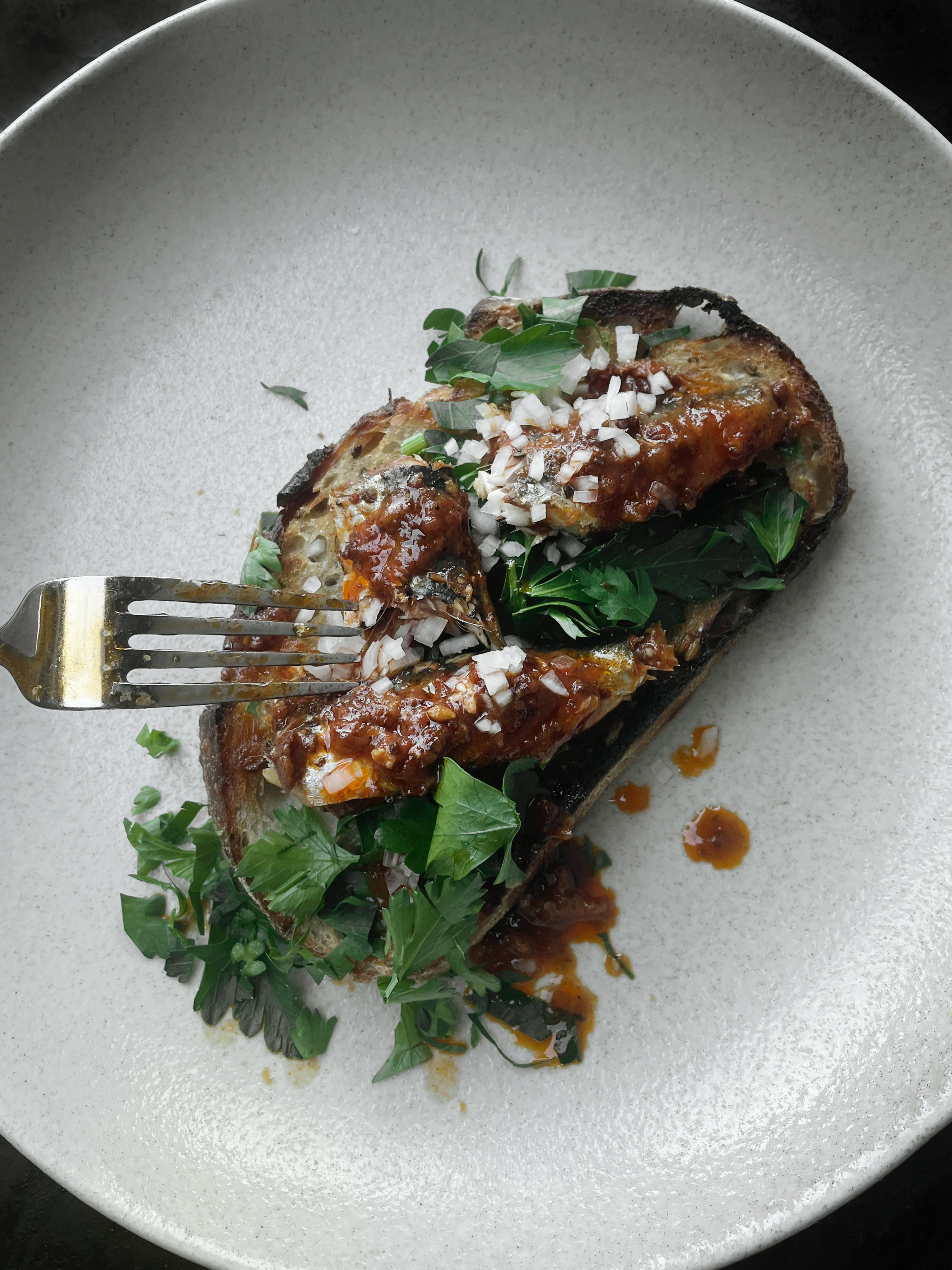 Preserved sardines and squid (conservas)