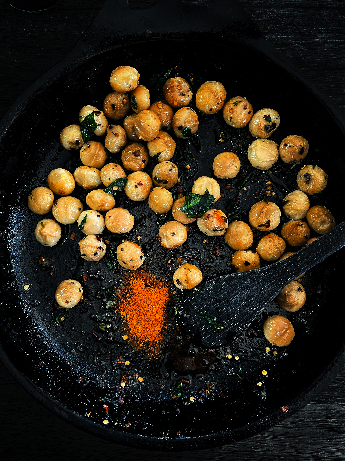 Devilled macadamias
