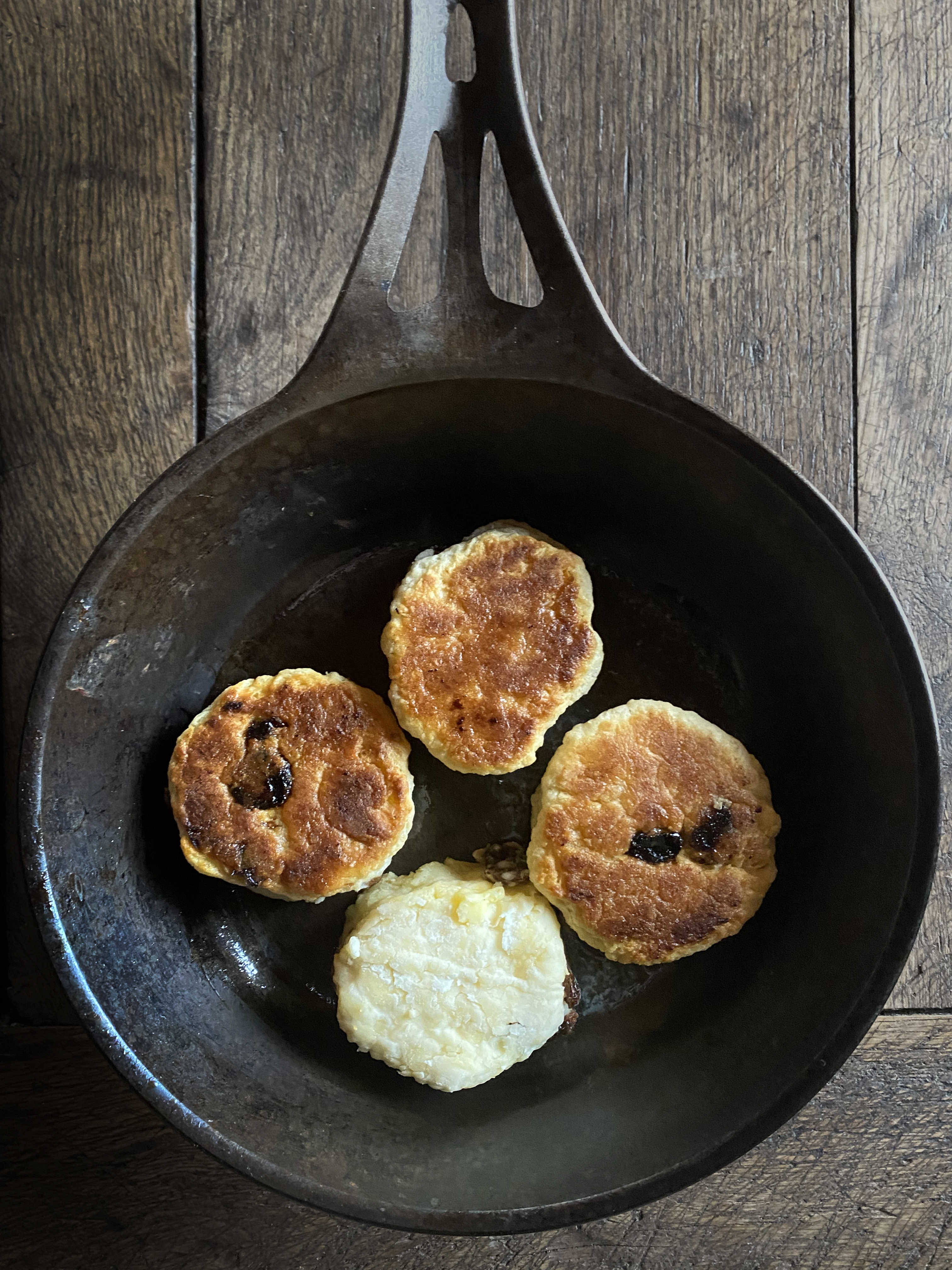 Girdle scones