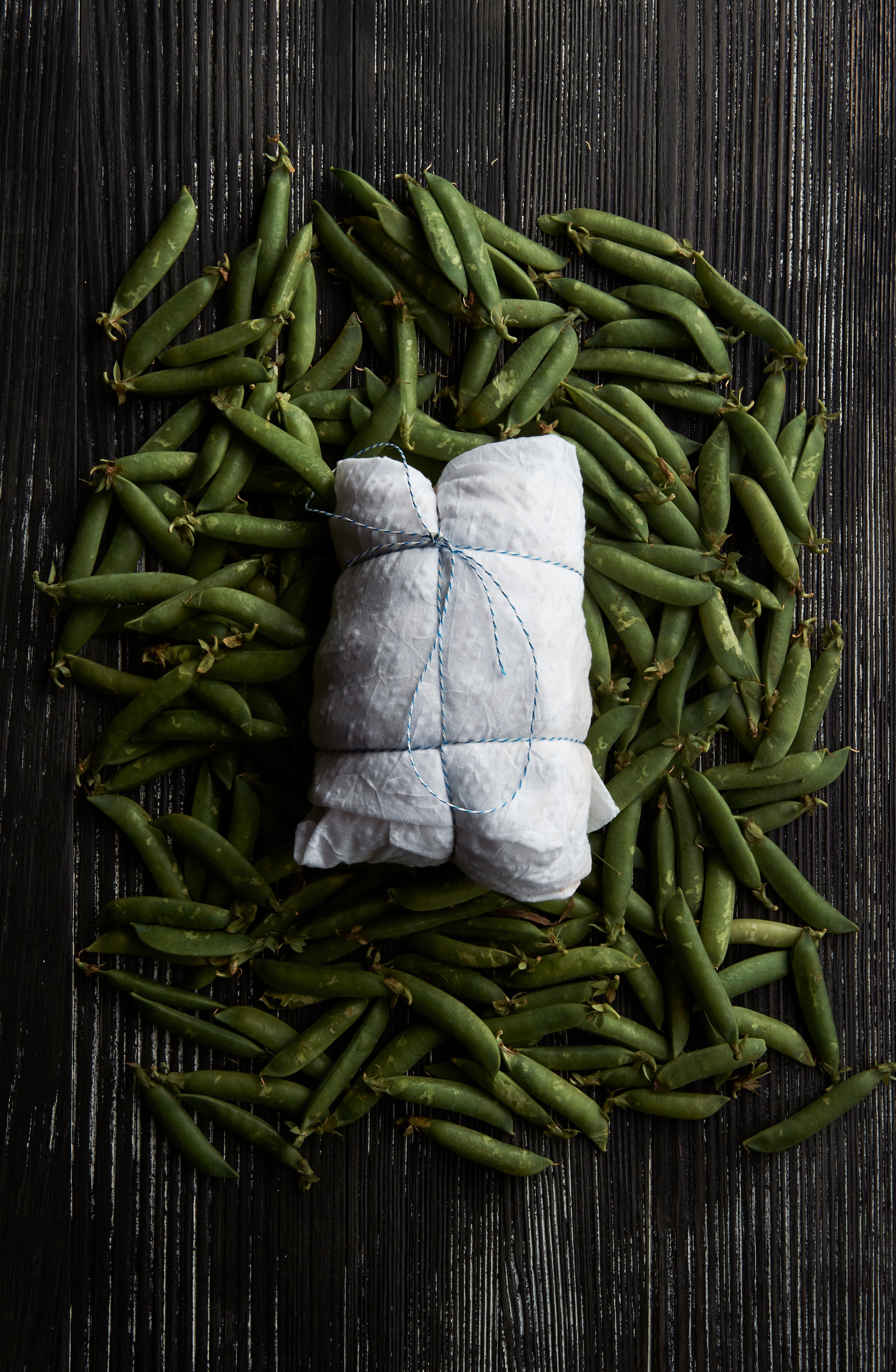 Roast lamb with crushed peas and mint sauce