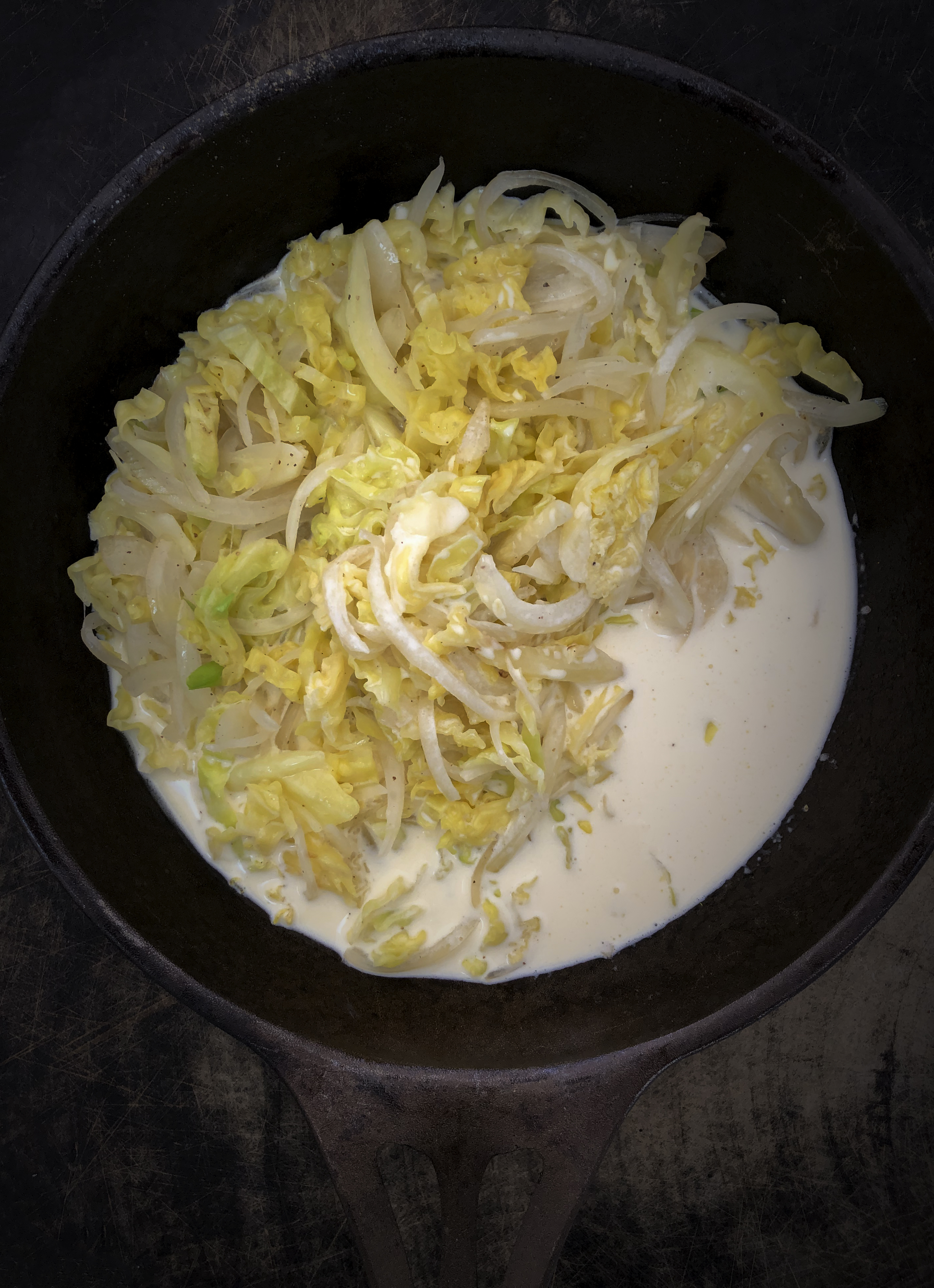 Cabbage cream with cabbage, parmesan and toasted buckwheat