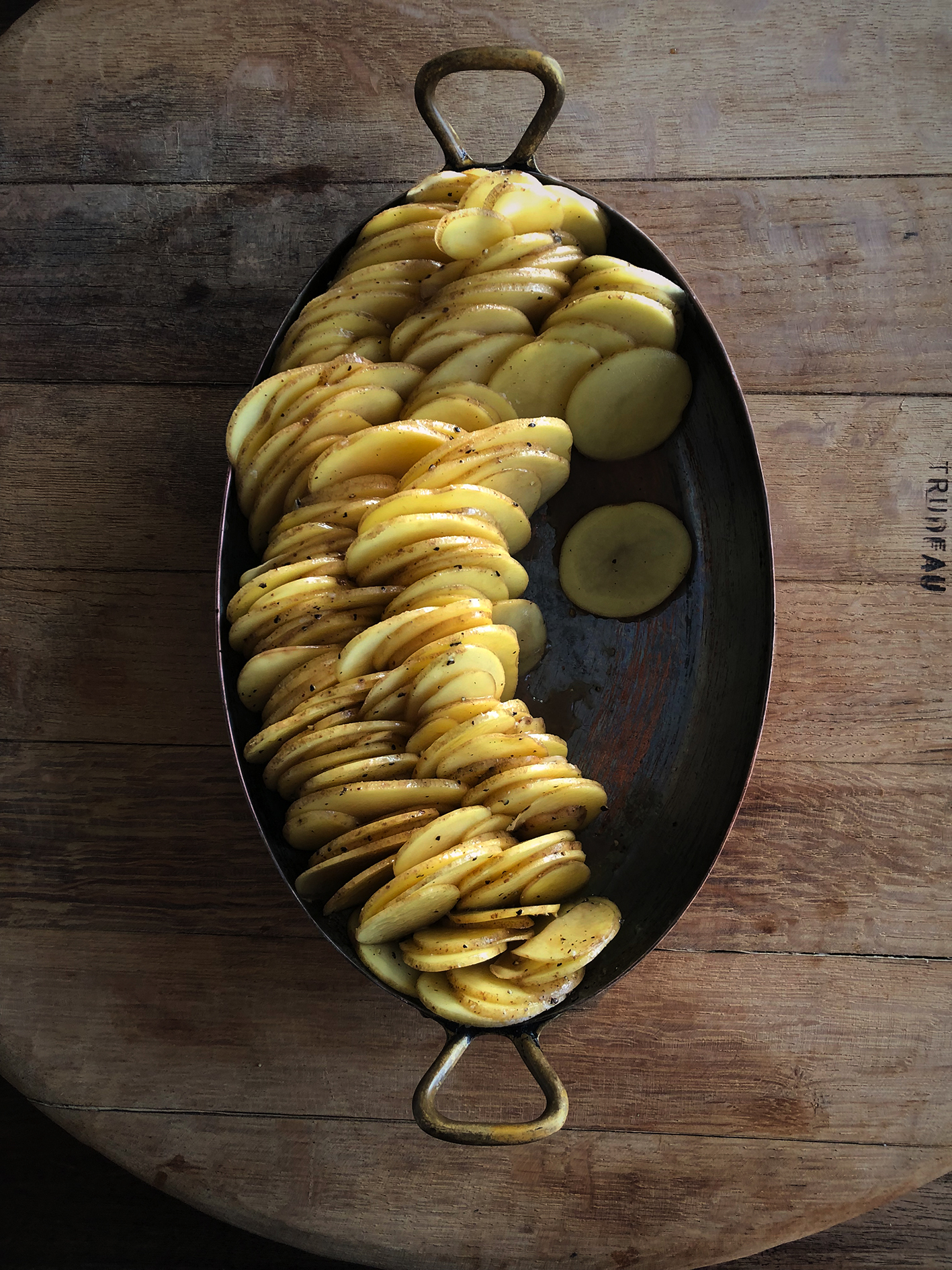 Potato gratin with ricotta, honey and thyme