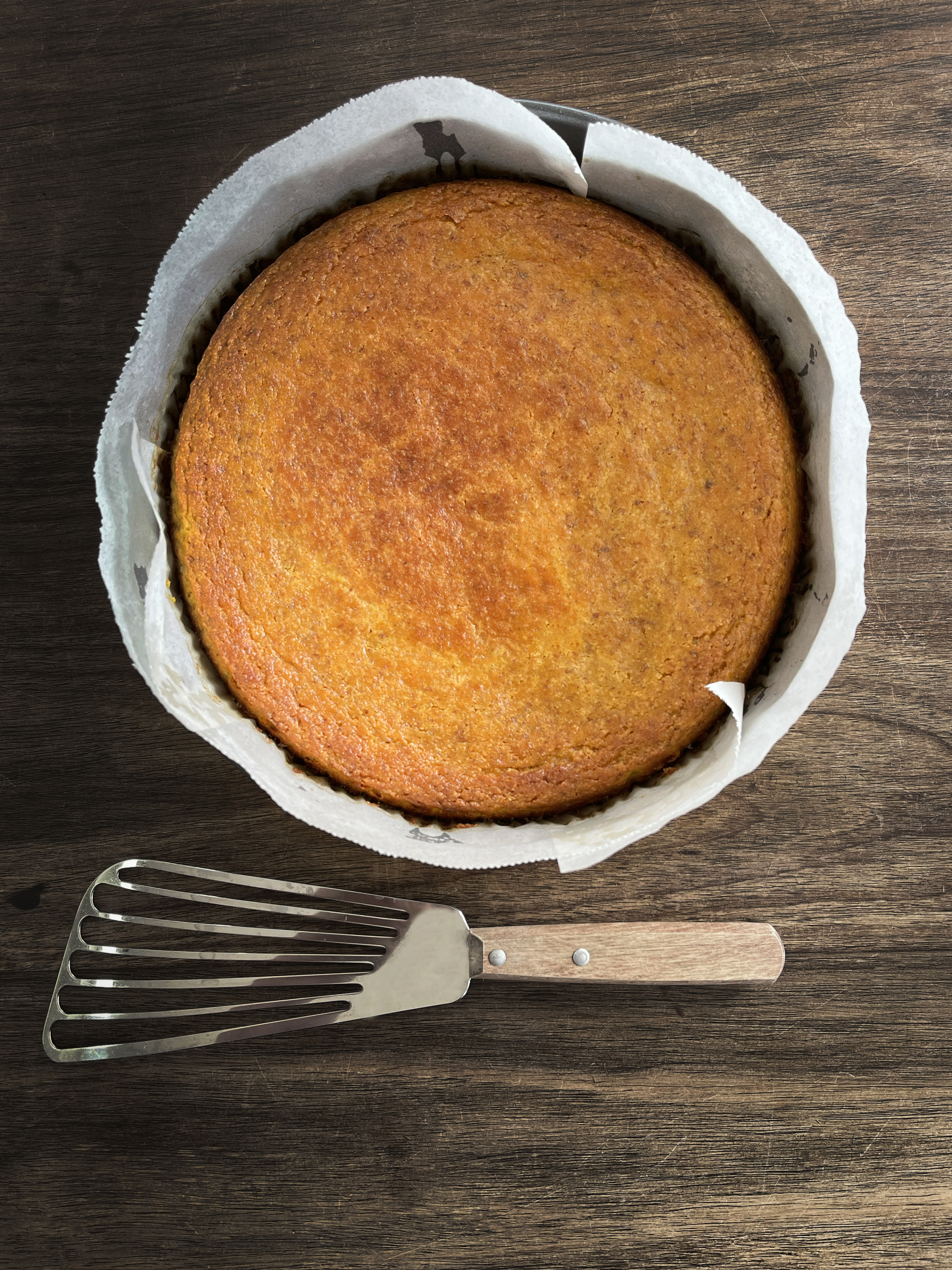 Mandarin, yoghurt and almond cake