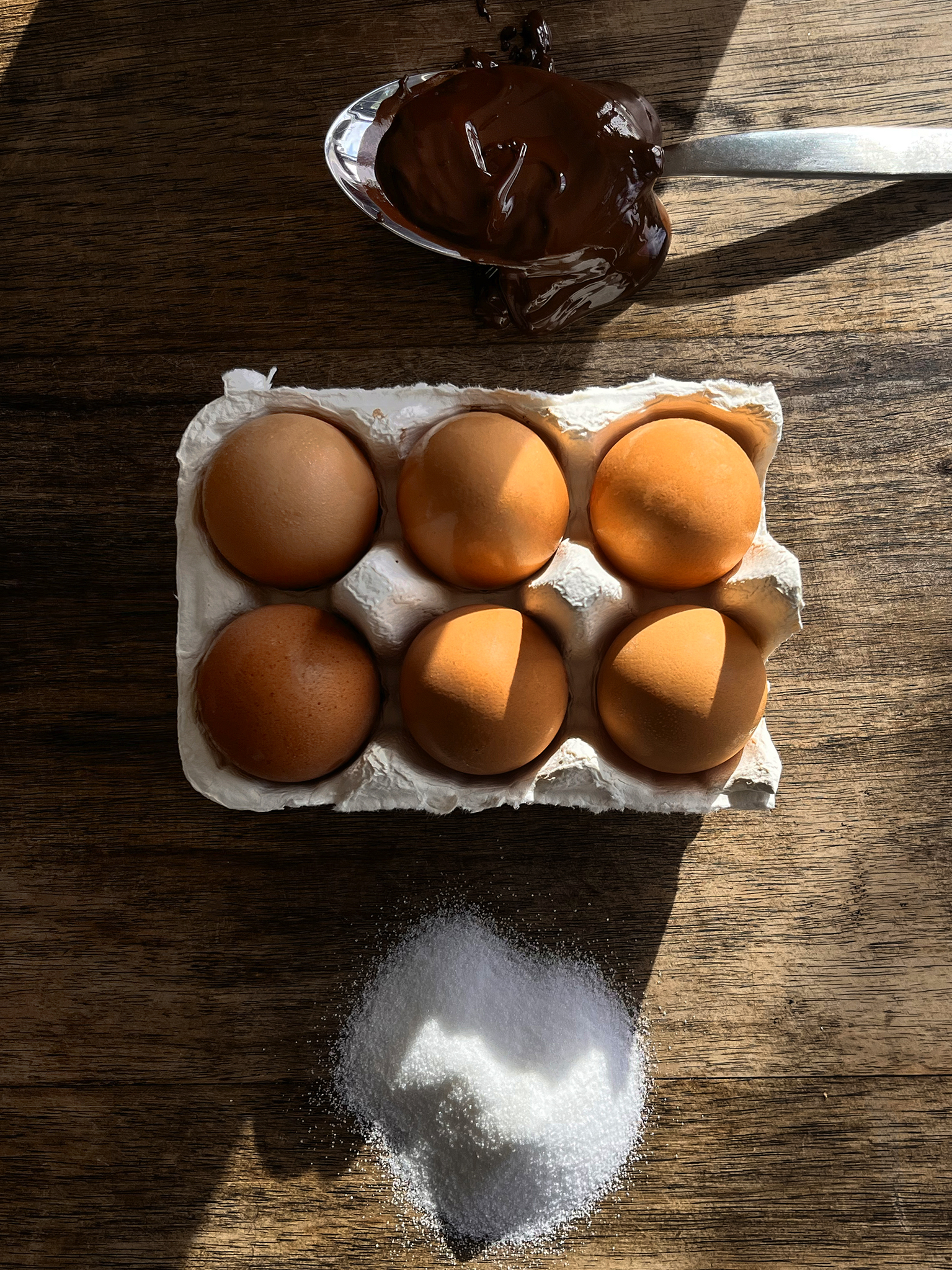 Flourless chocolate sponge with coconut and coffee cream