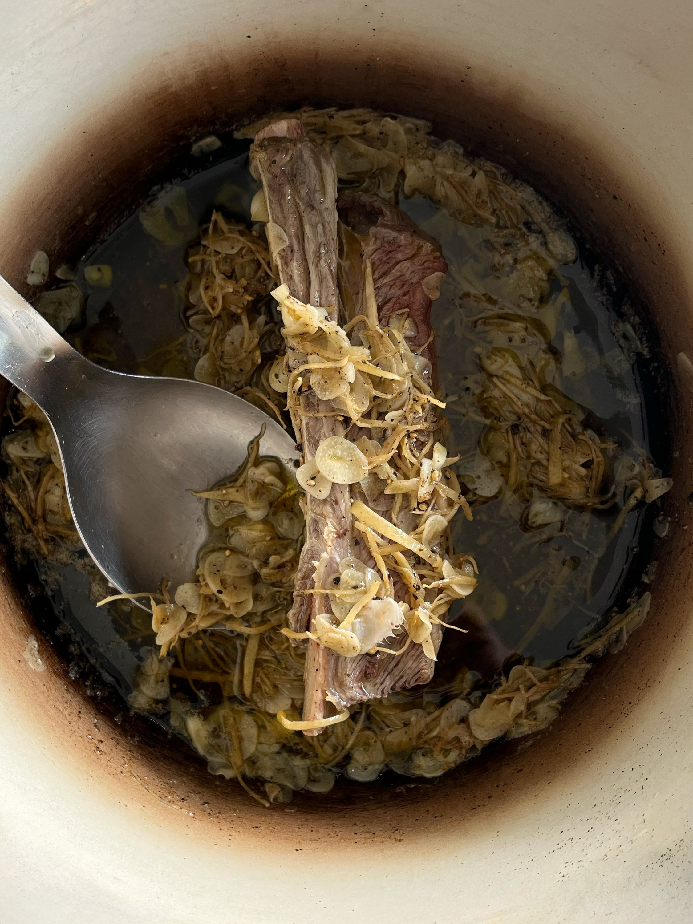 Beef and seaweed soup 