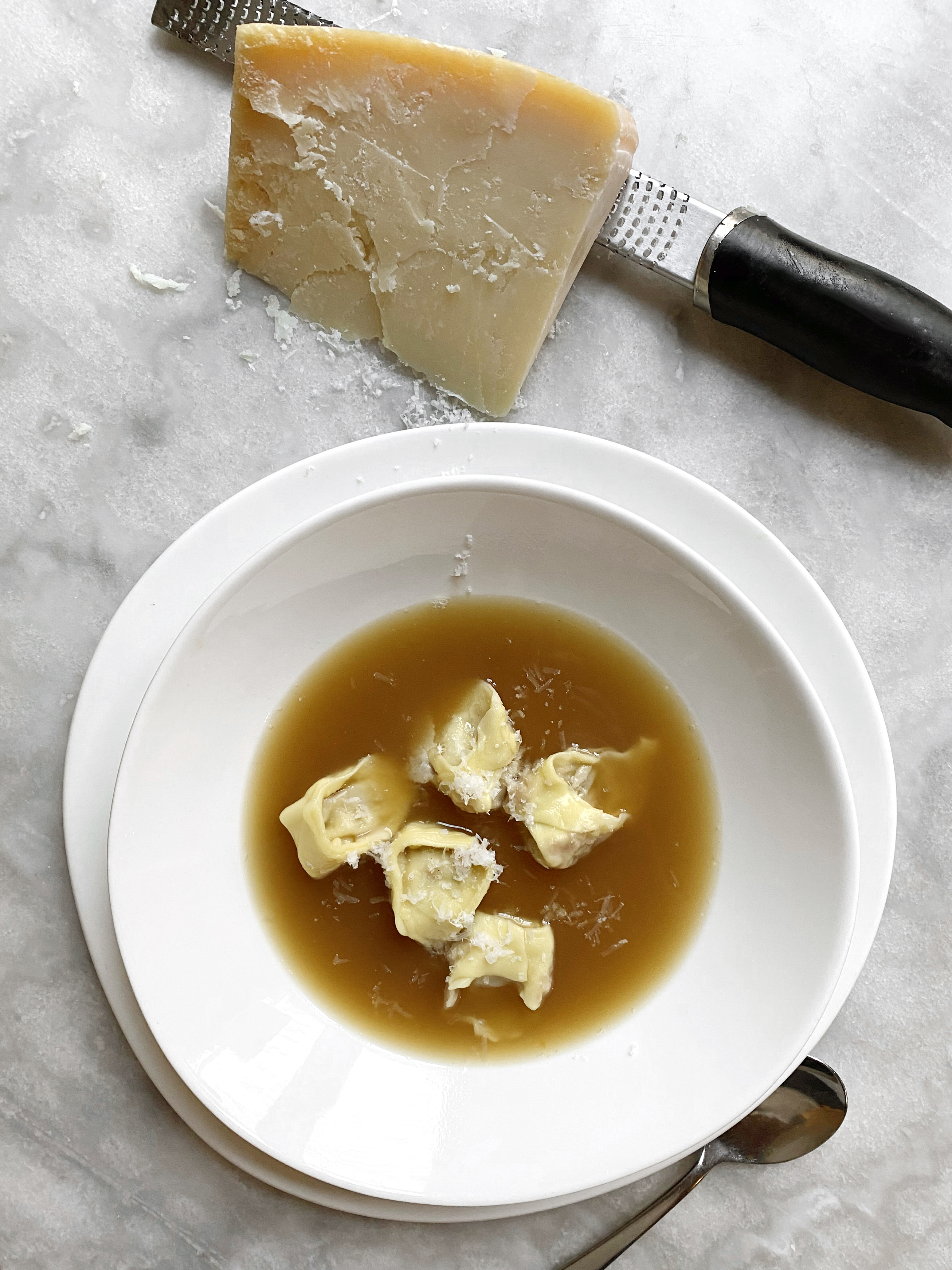Cappelletti in brodo