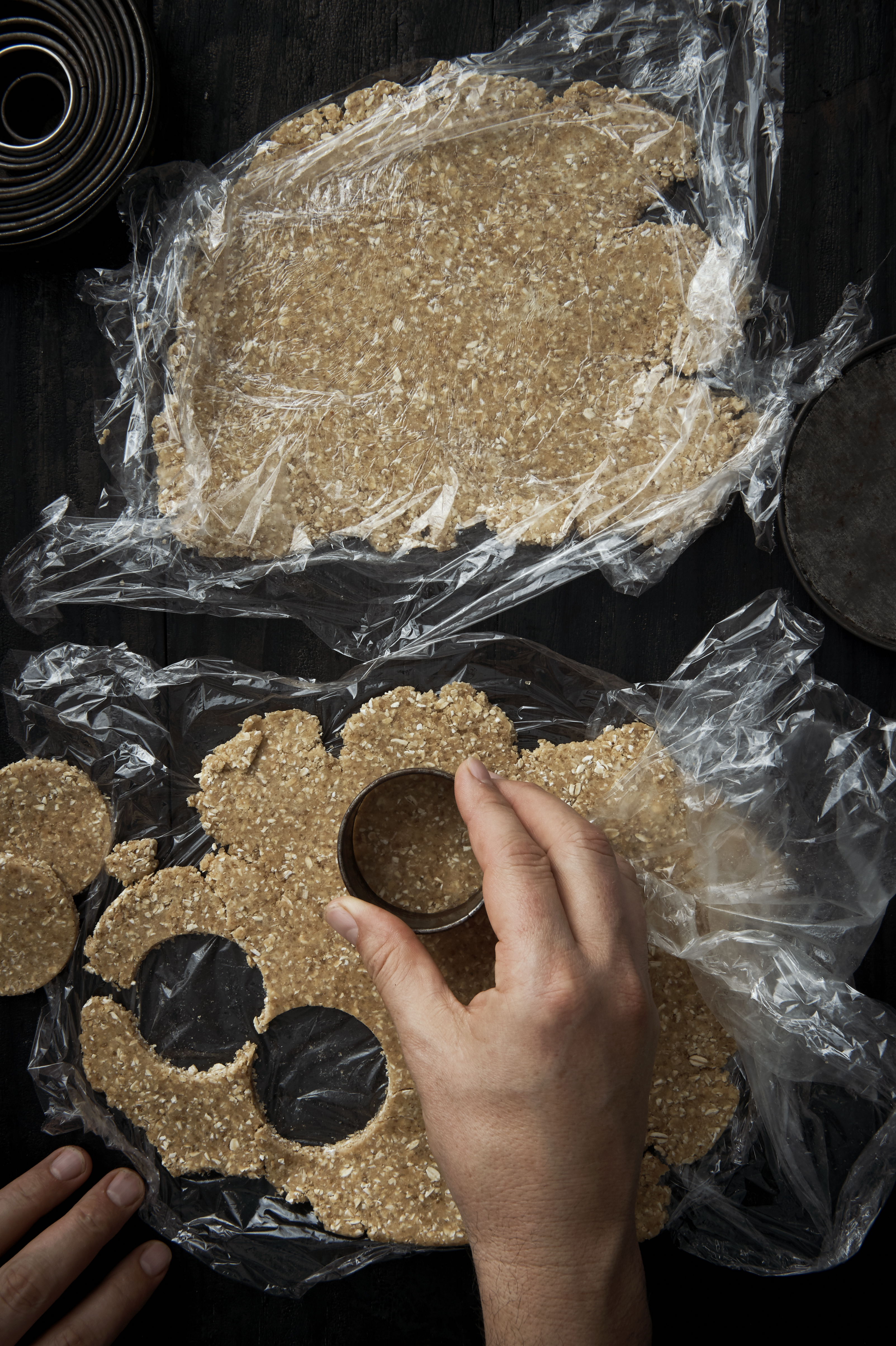 Digestive biscuits with poached quince