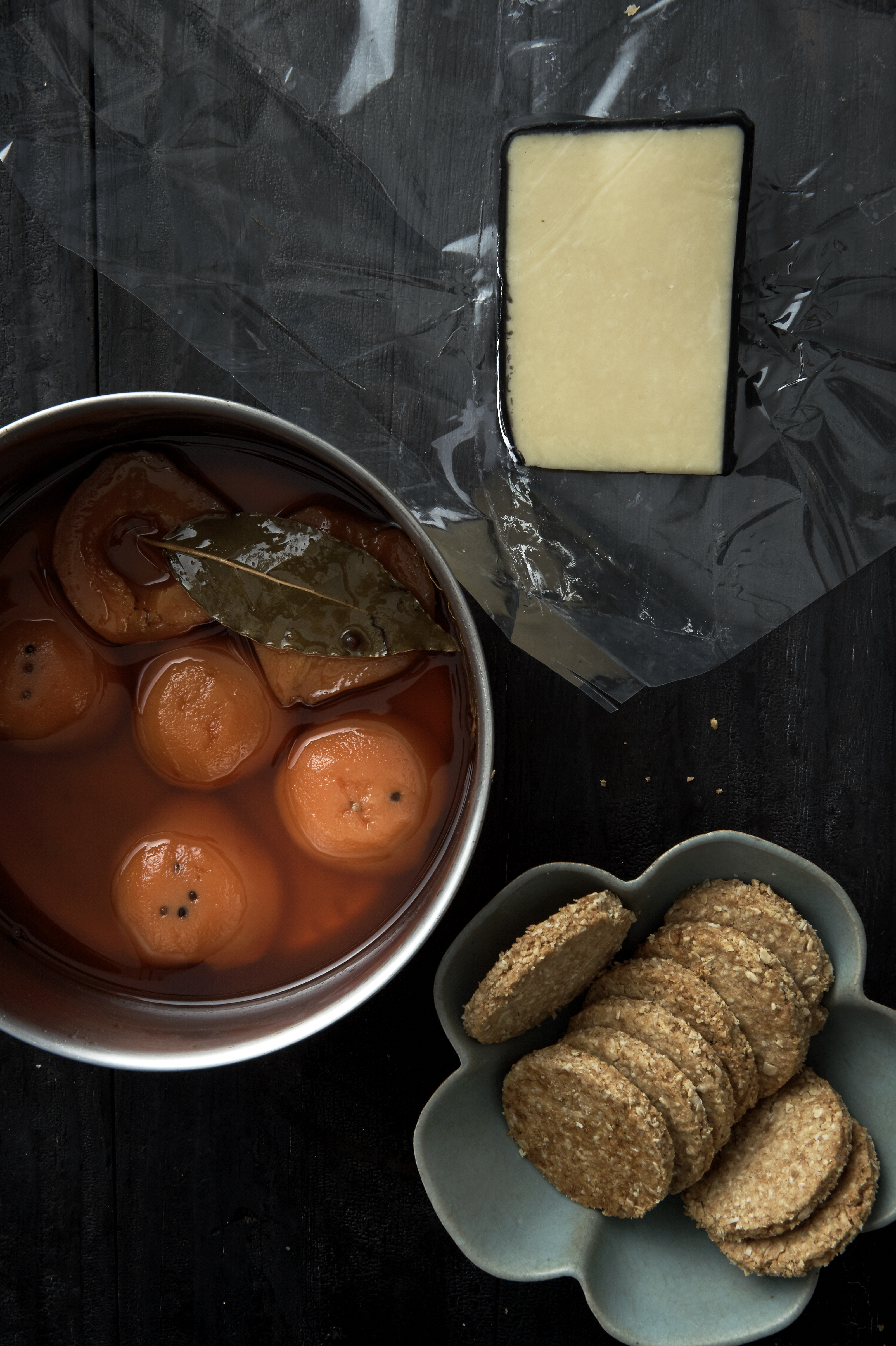 Digestive biscuits with poached quince