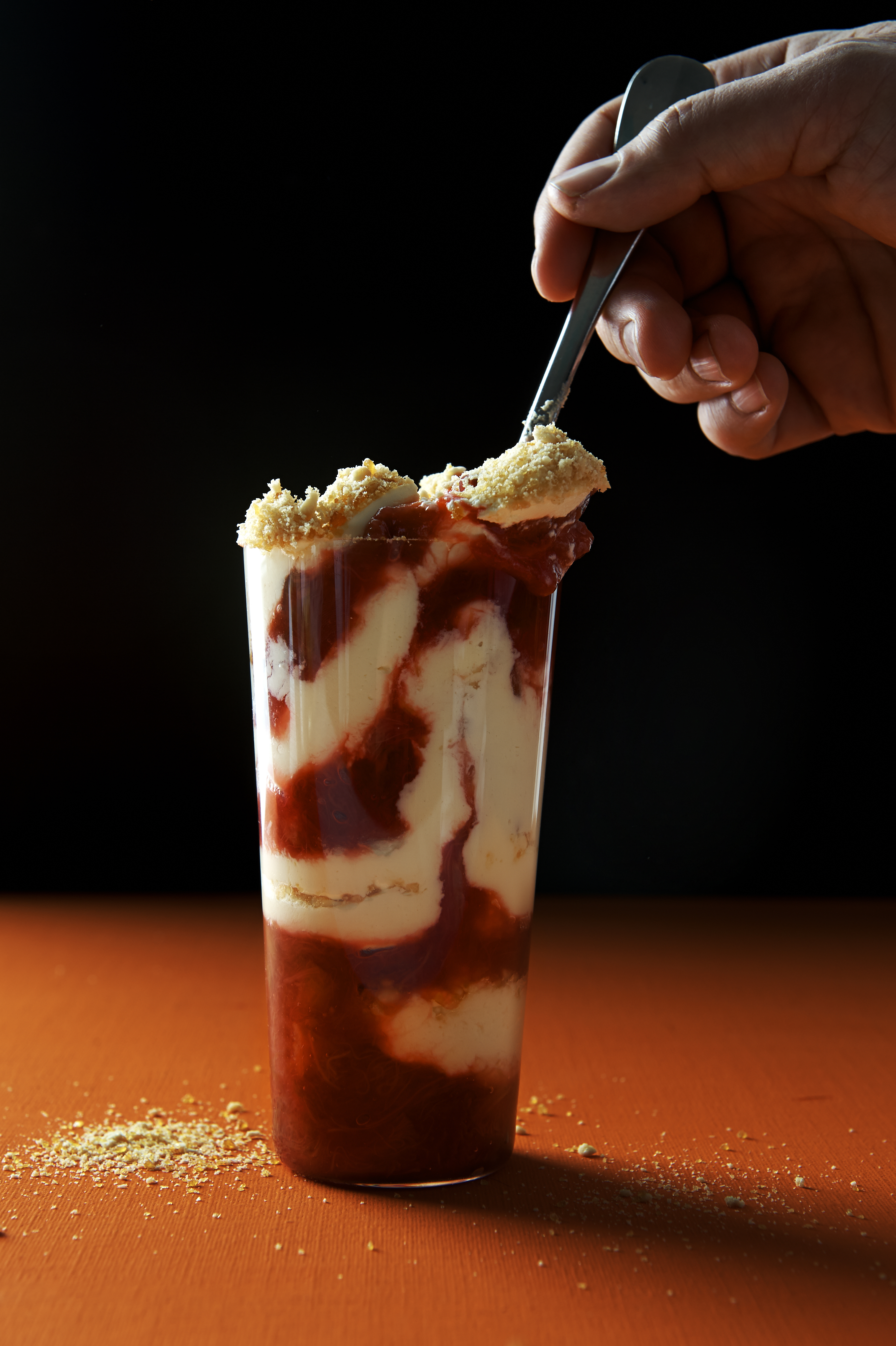Rhubarb fool with almond praline 