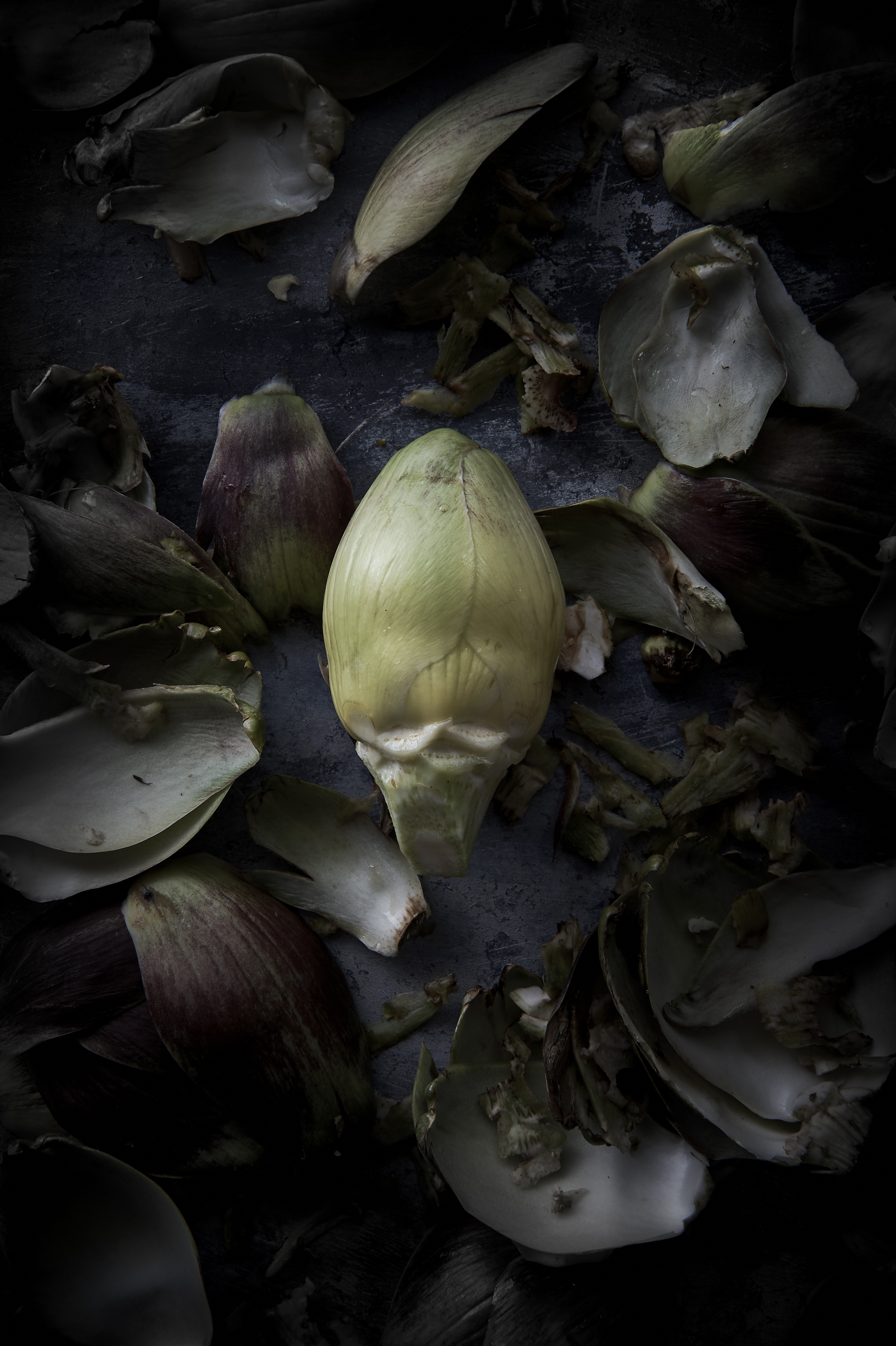 Roast artichokes with almonds and mint