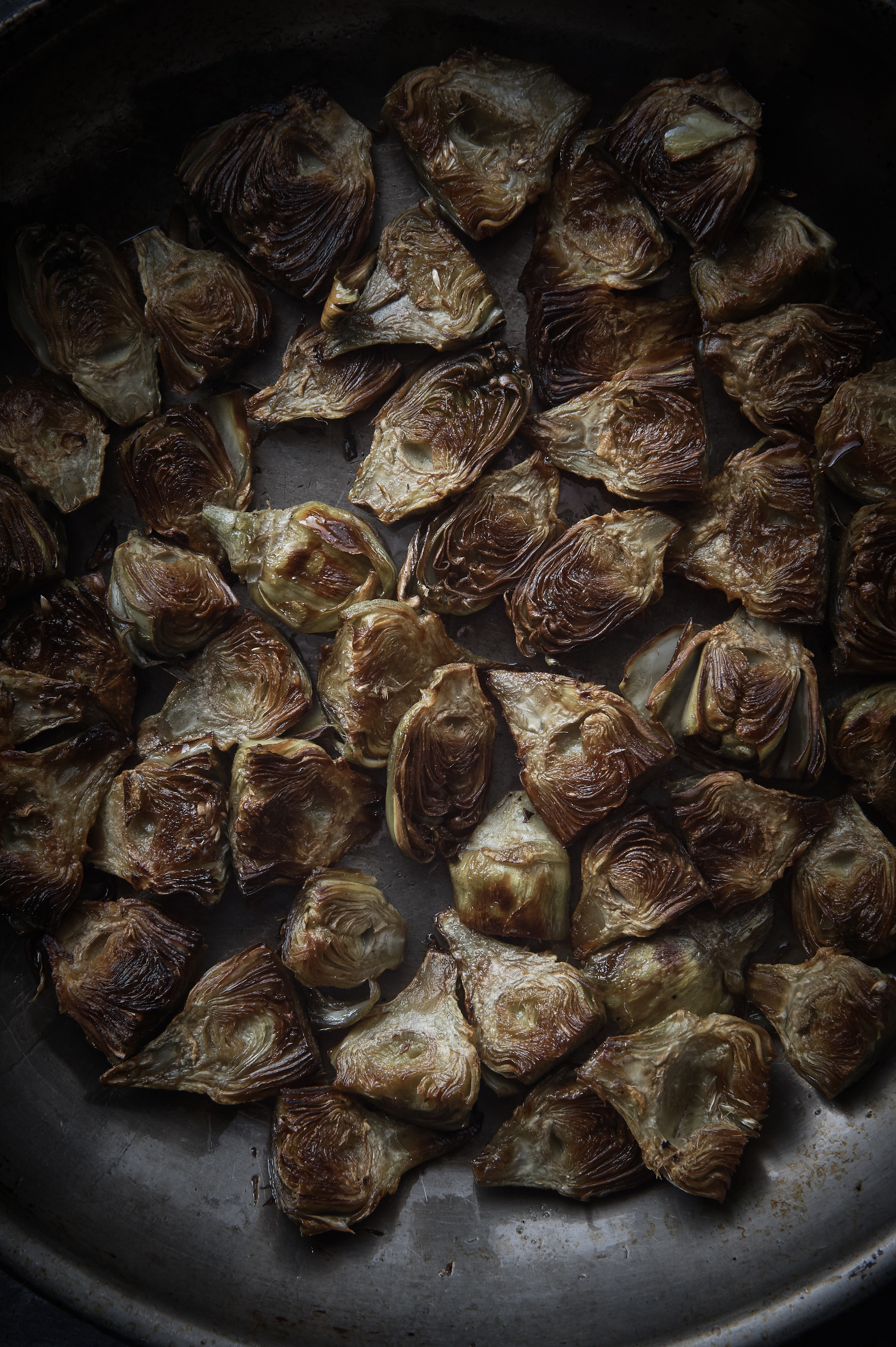 Roast artichokes with almonds and mint