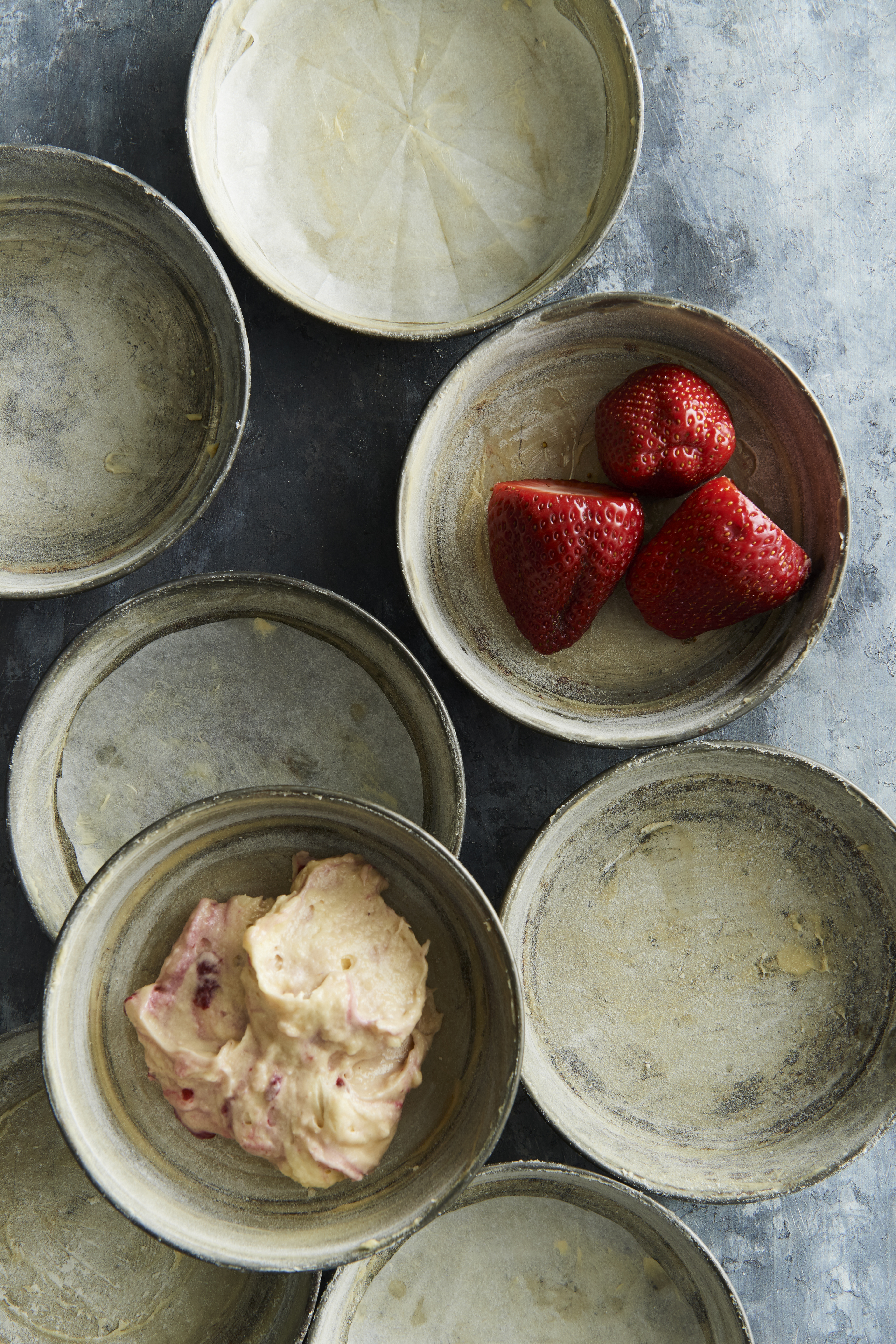 Almond shortcake, strawberry jelly and cream