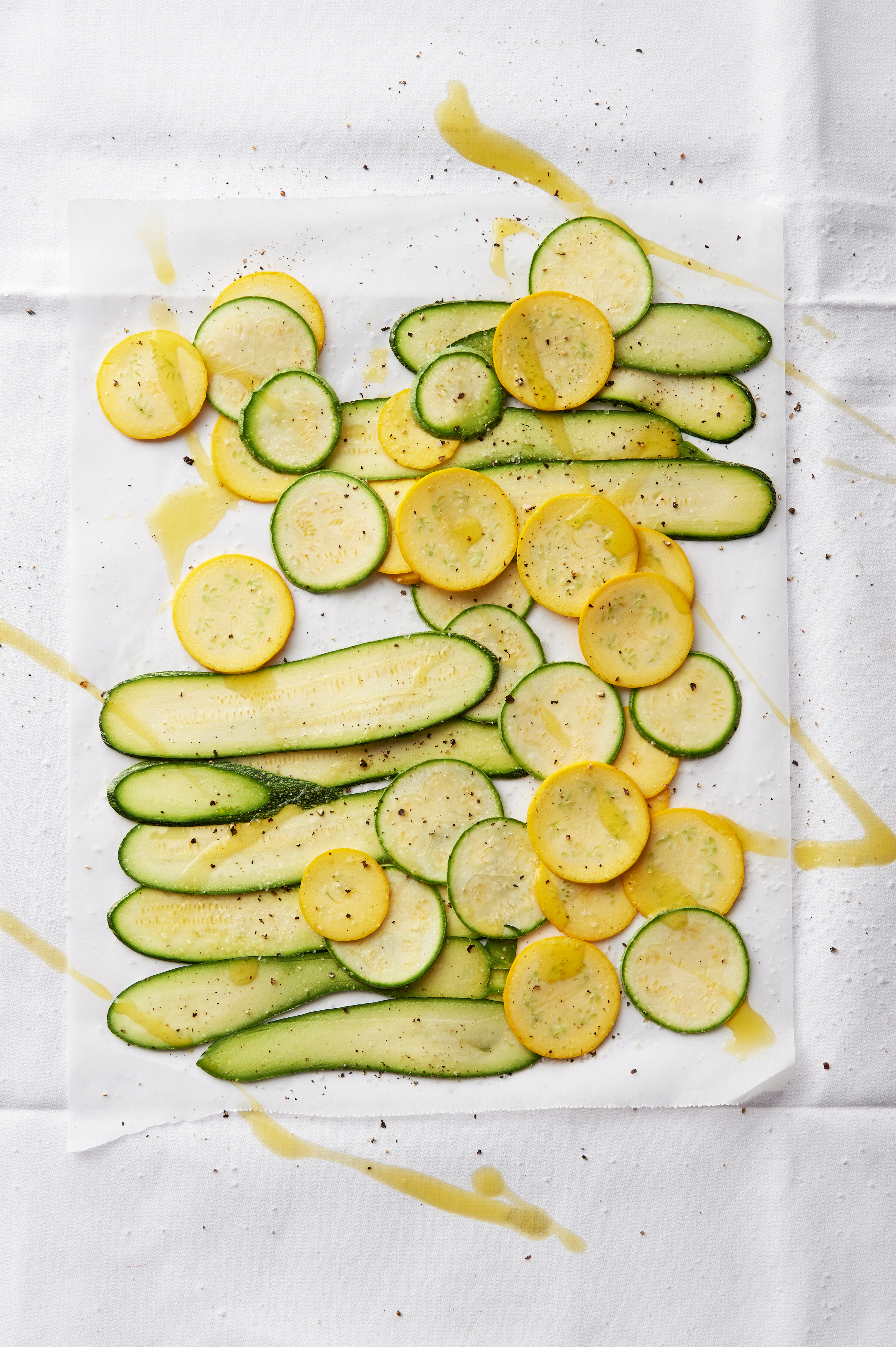 Raw zucchini salad with pine nuts and ricotta