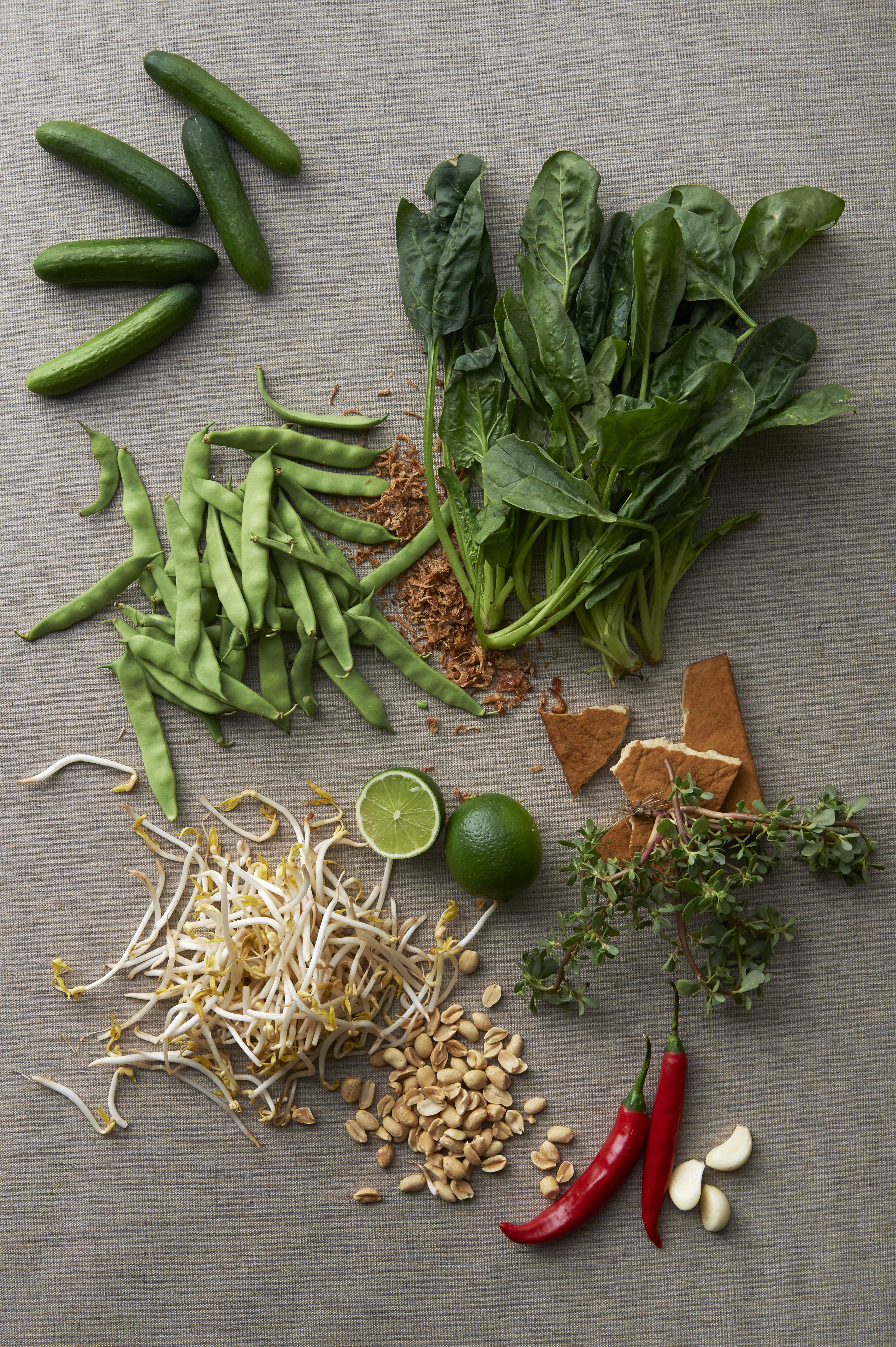 Vegetable salad with peanut sauce
