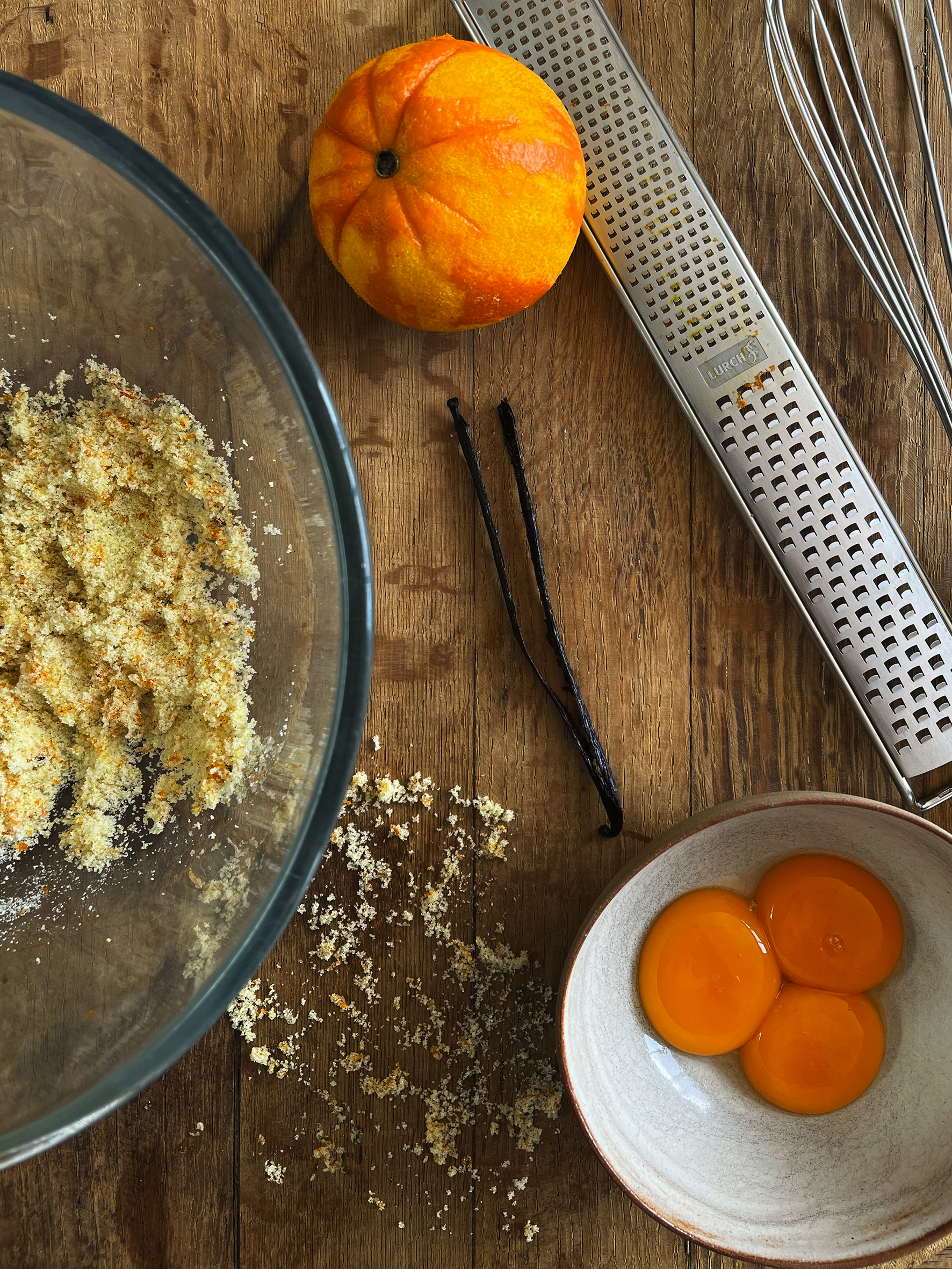 Yoghurt and orange pudding